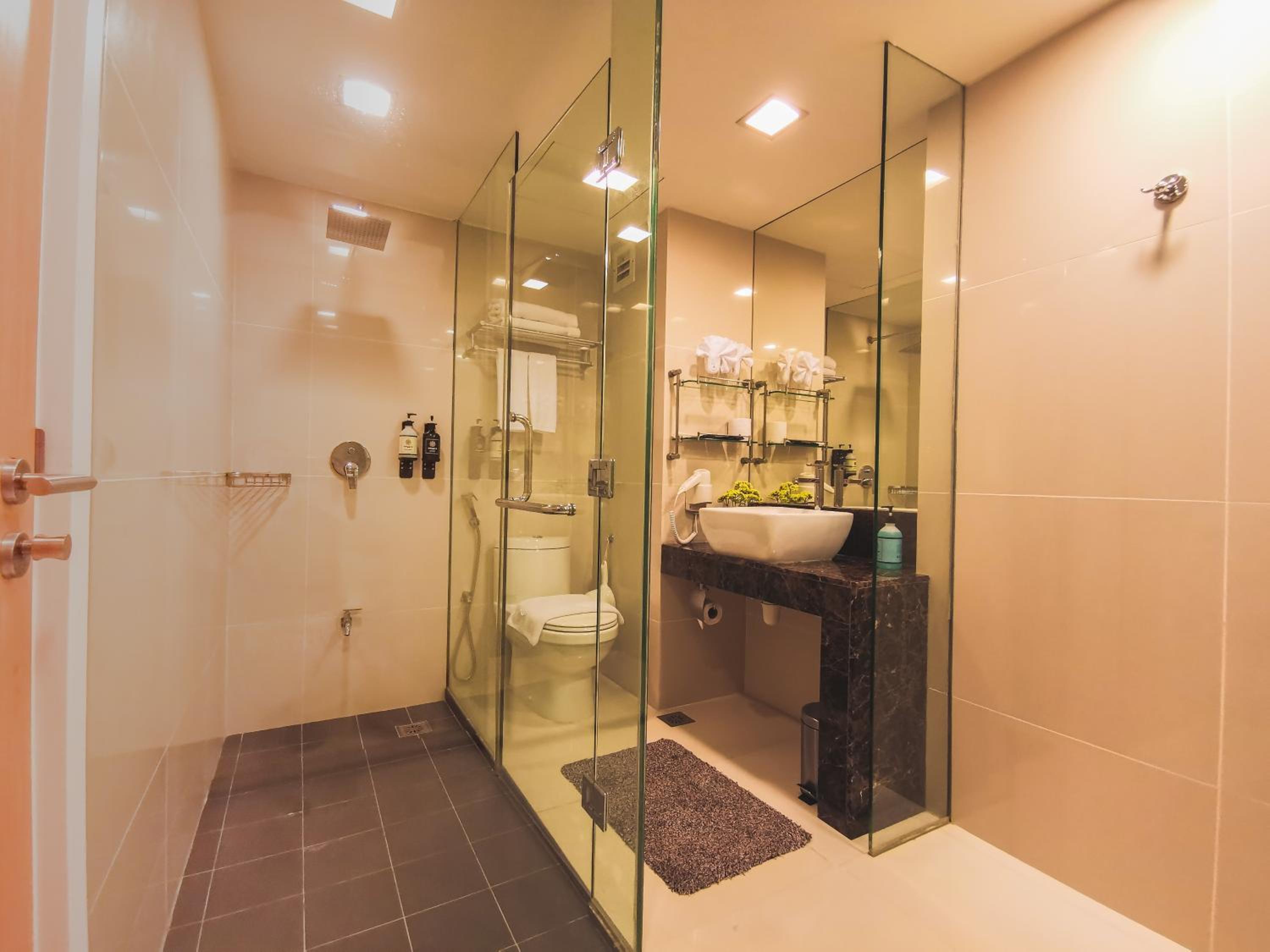 Royal Suite - Non-Smoking - Photo 2