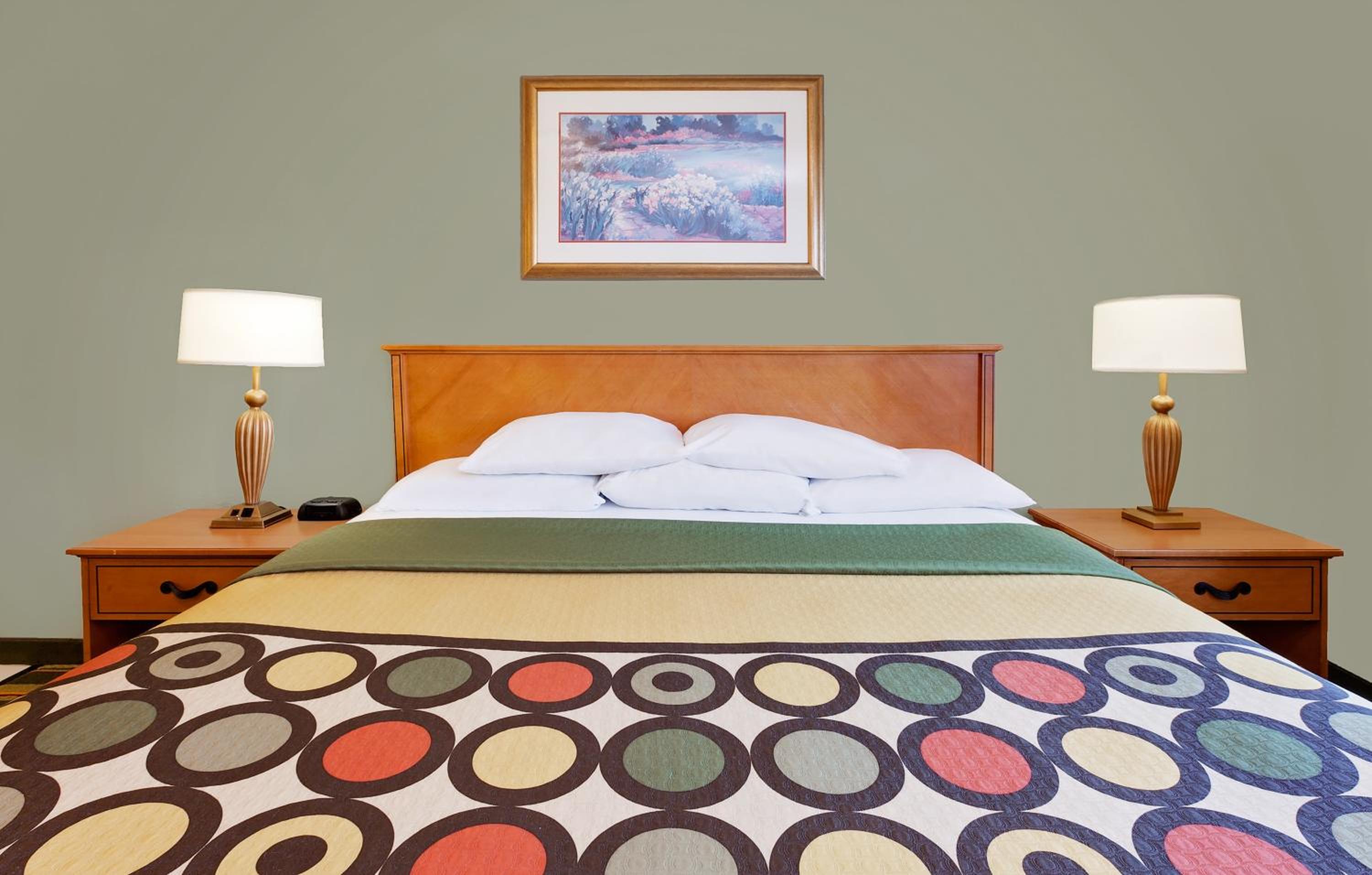 Standard King Room - Non-Smoking  - Photo 1