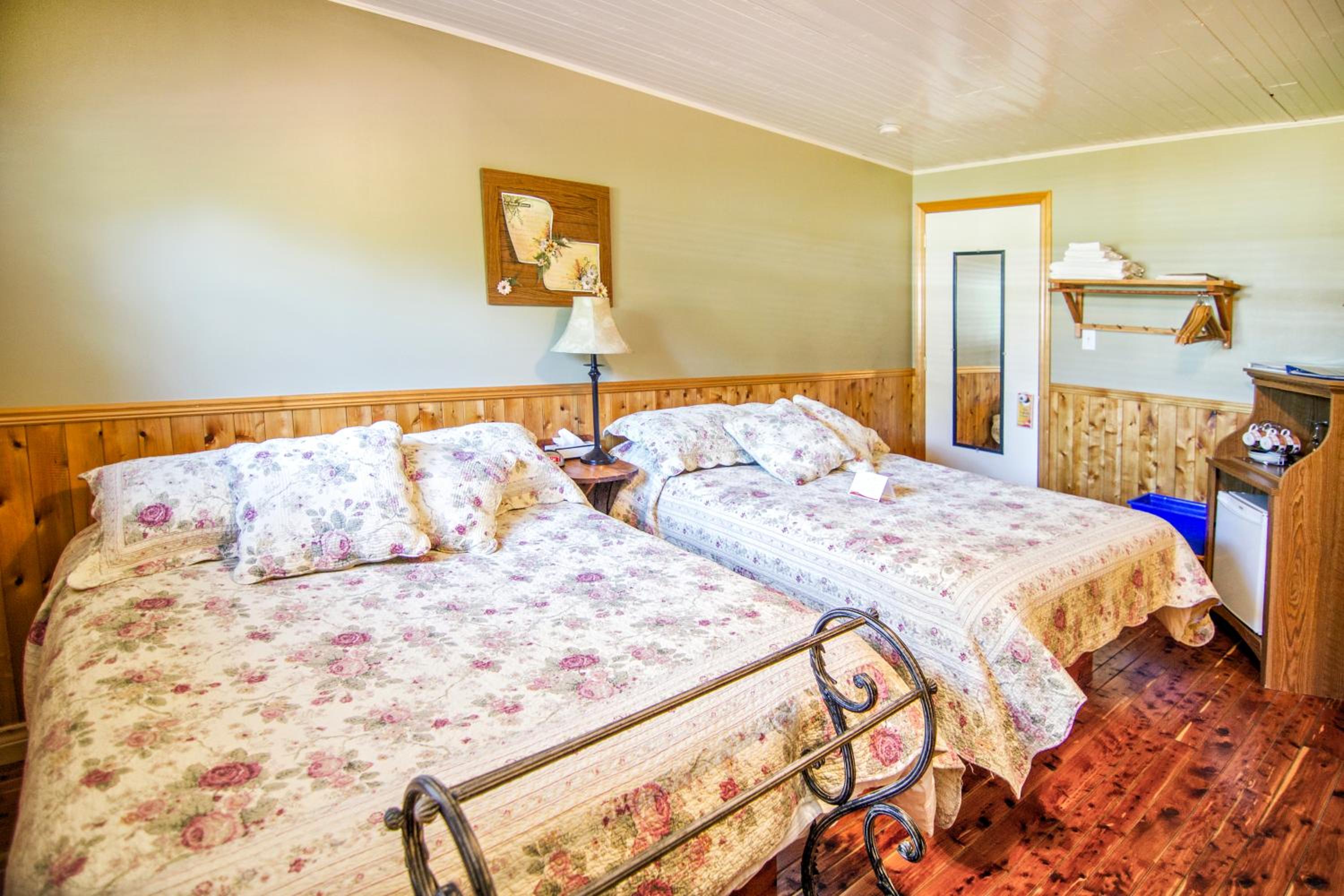 Double Room with Two Double Beds photo 3