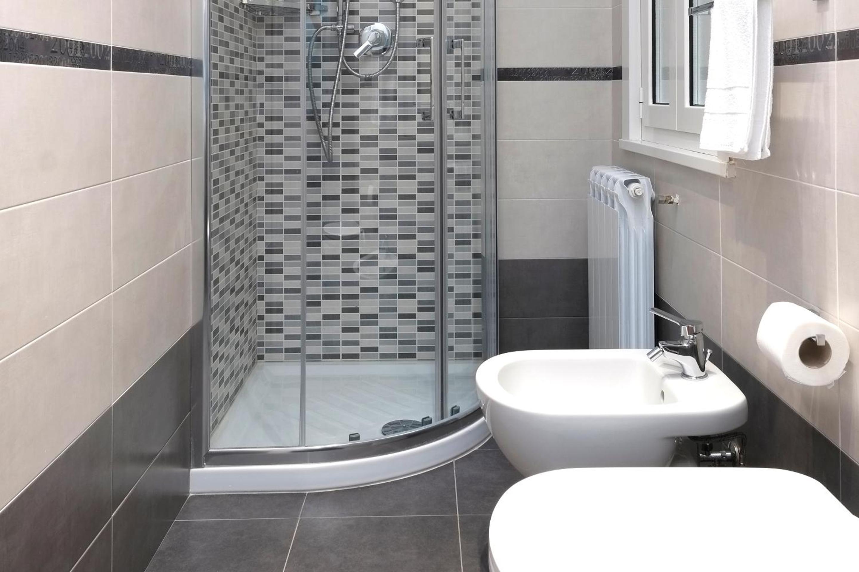 Double Classic Room with Private Bathroom photo 2