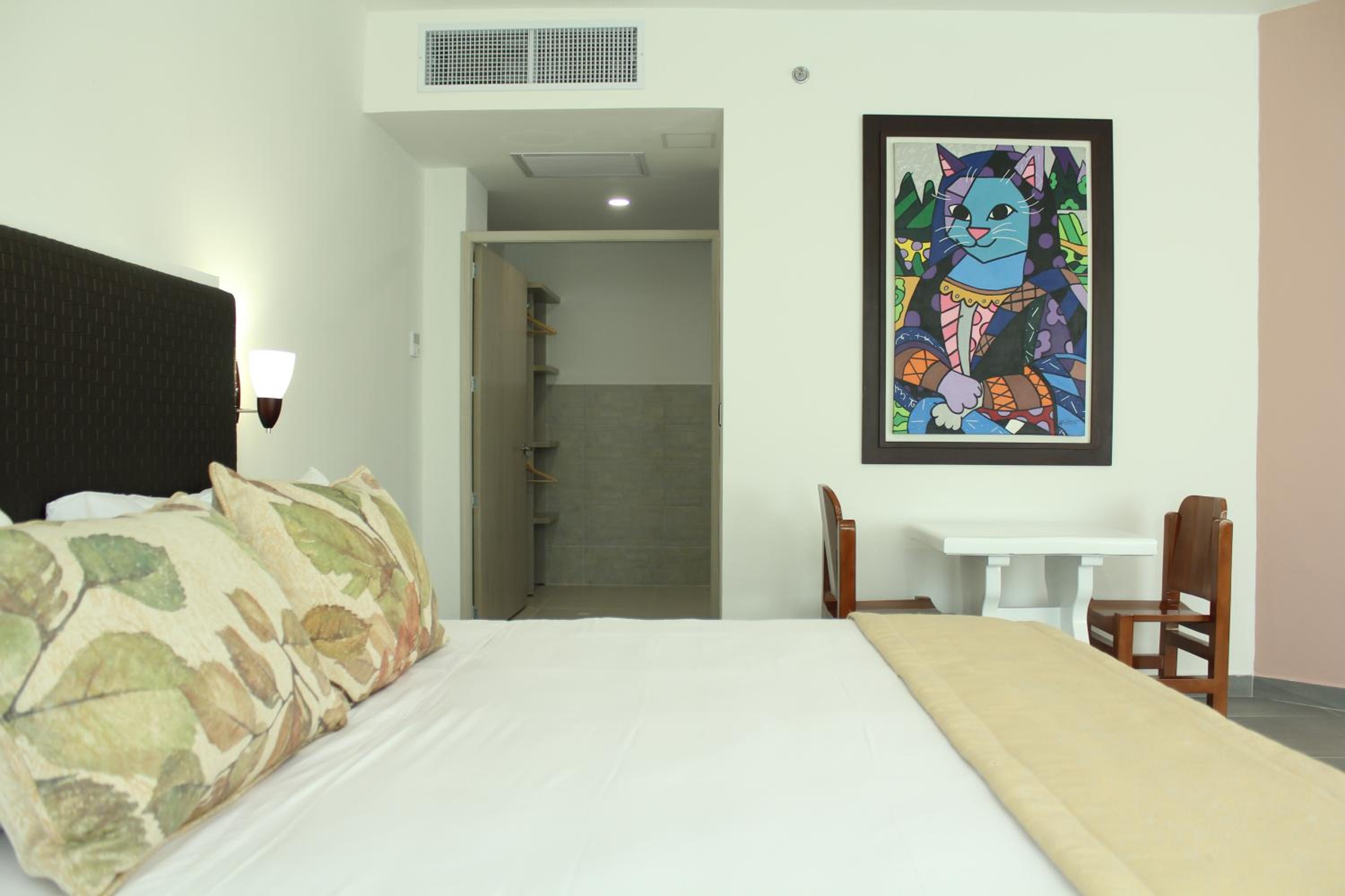 Junior King Suite photo 3