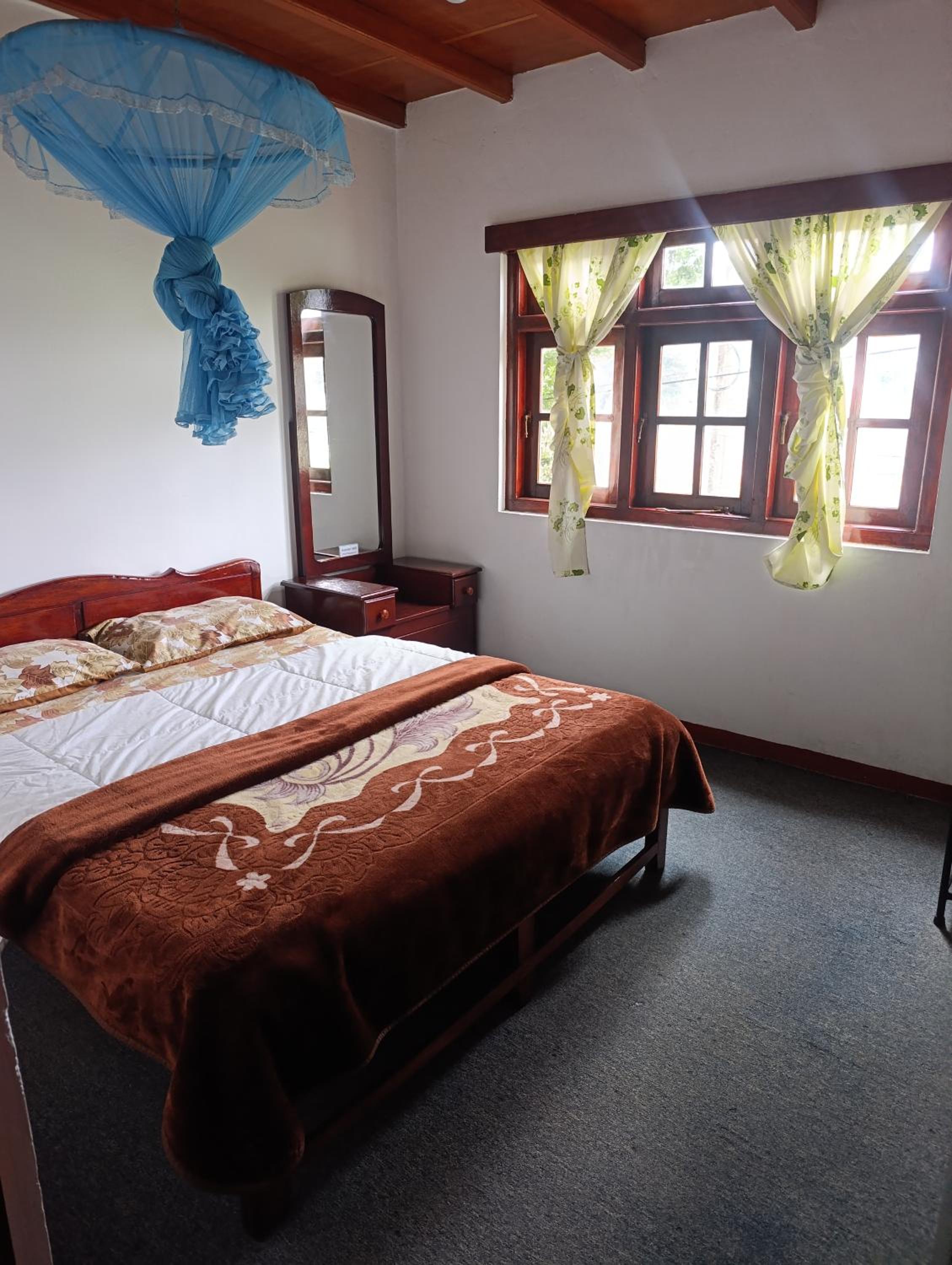Double Room with Shared Bathroom photo 3