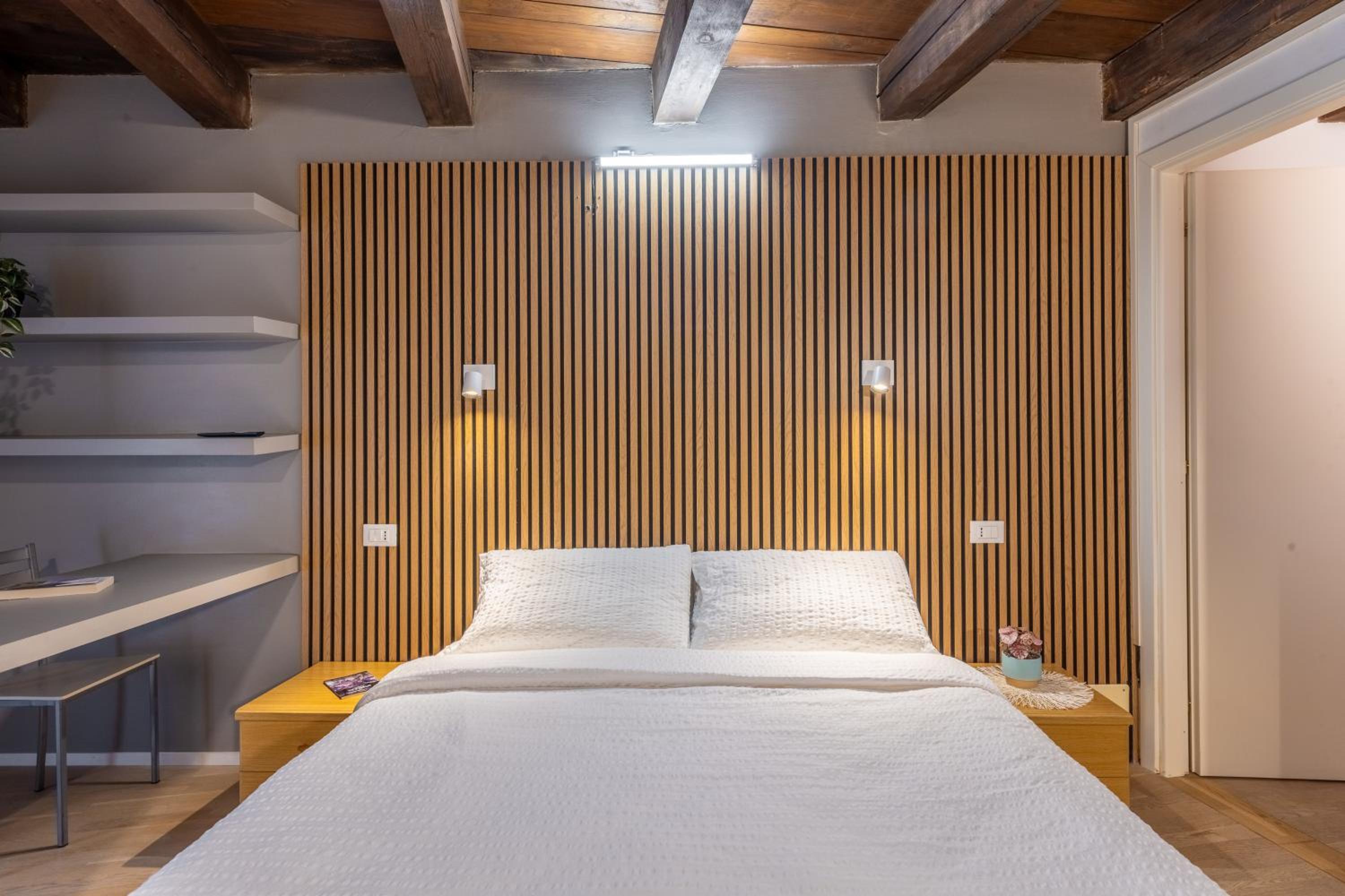 Three-Bedroom Premium Apartment with Balcony photo 1