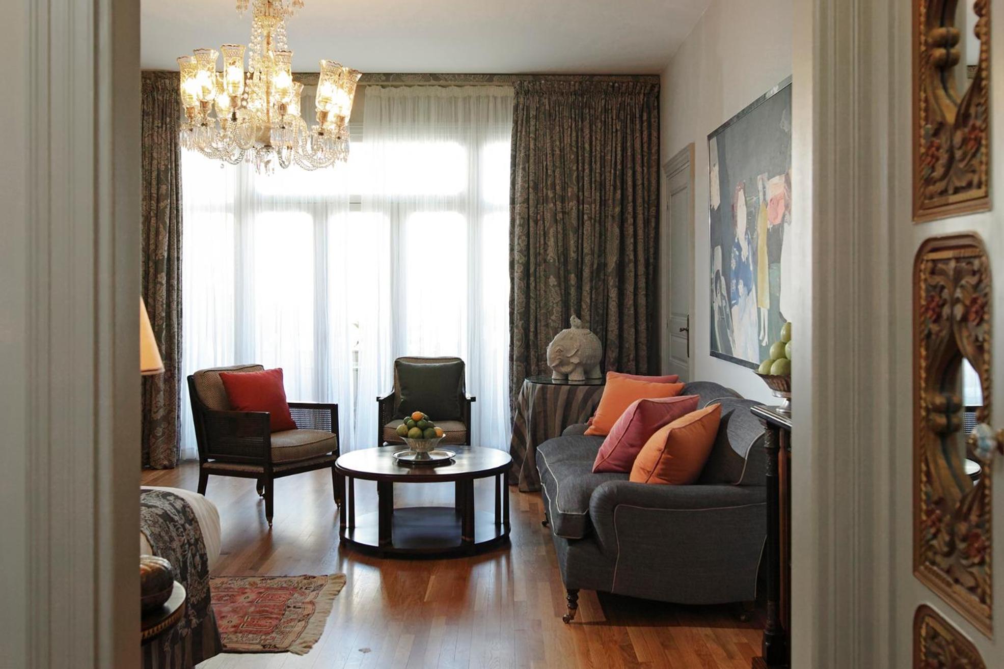 Deluxe Suite