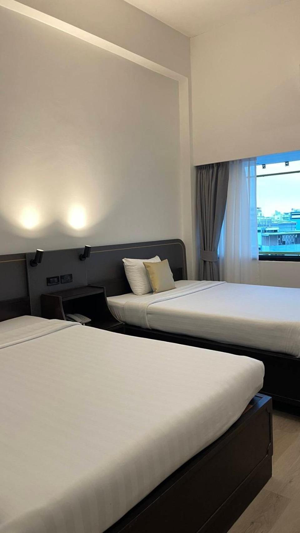 Premier Twin Room with Shower
