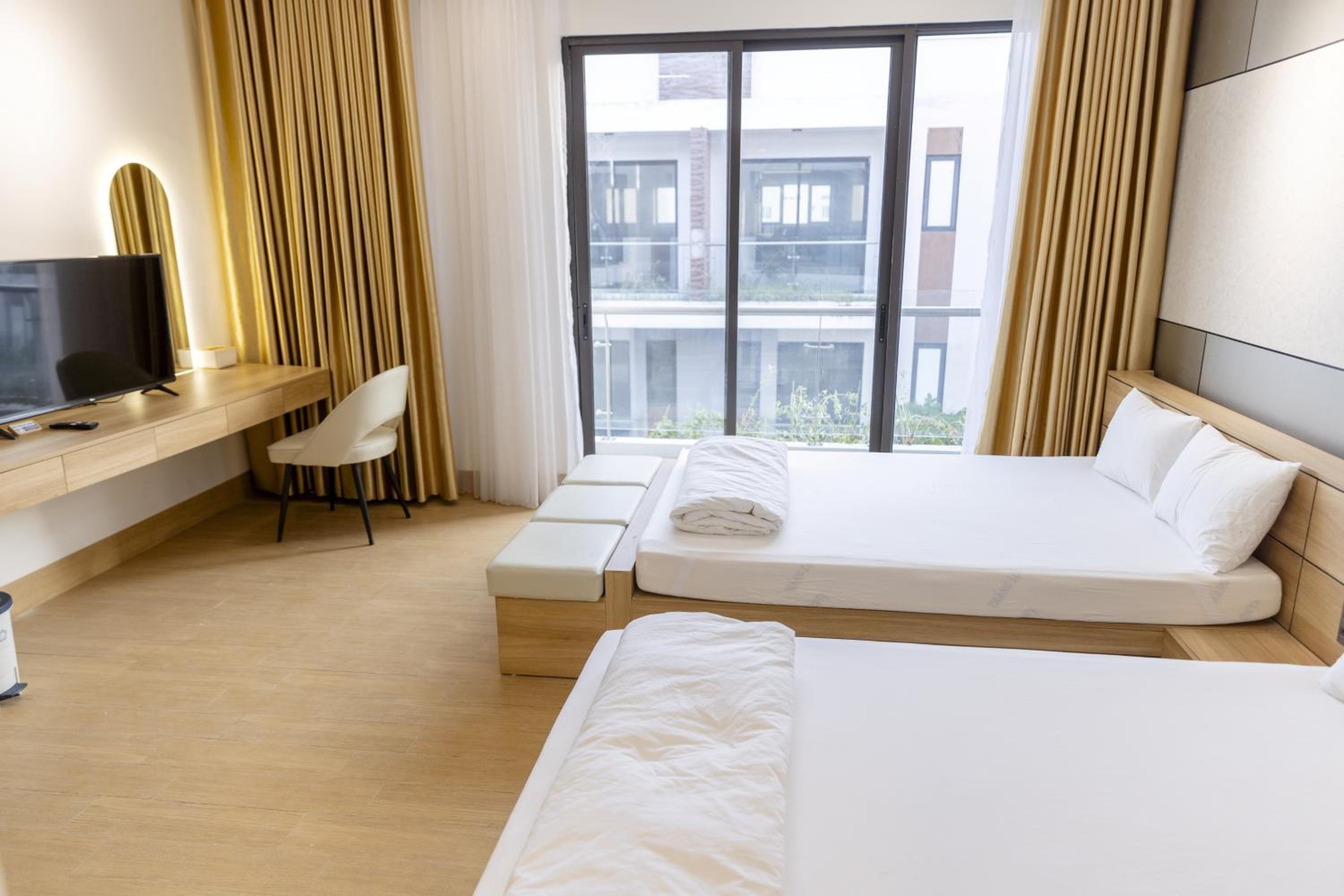 Superior Double Room with Two Double Beds photo 2