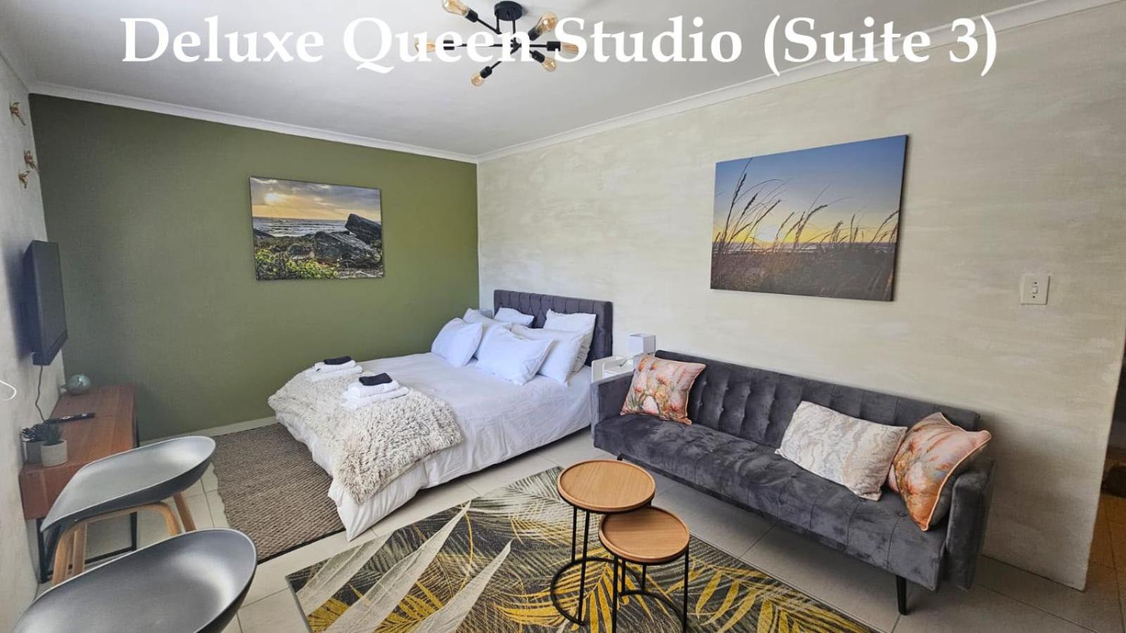 Deluxe Queen Studio