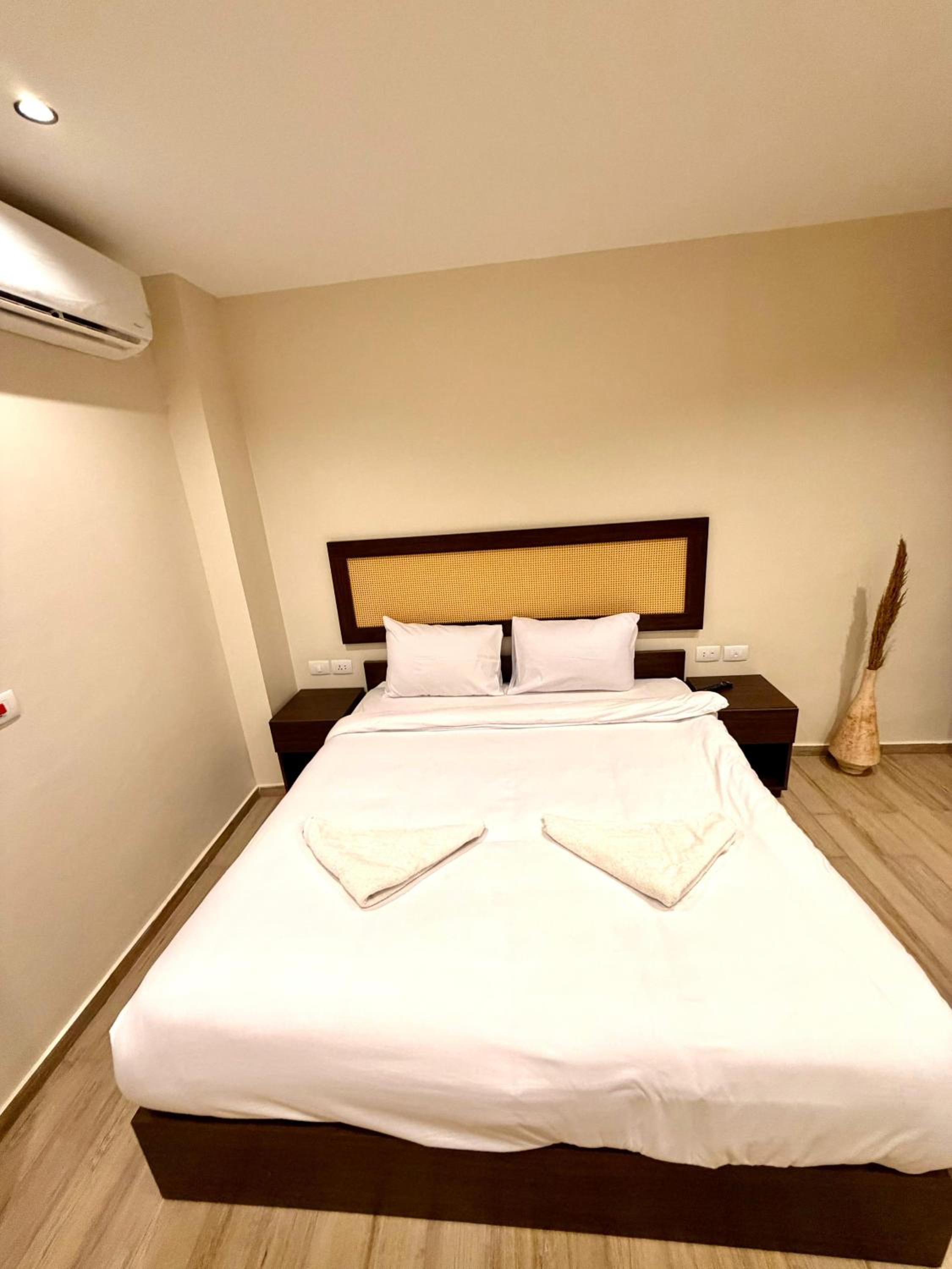 Deluxe Double Room photo 3