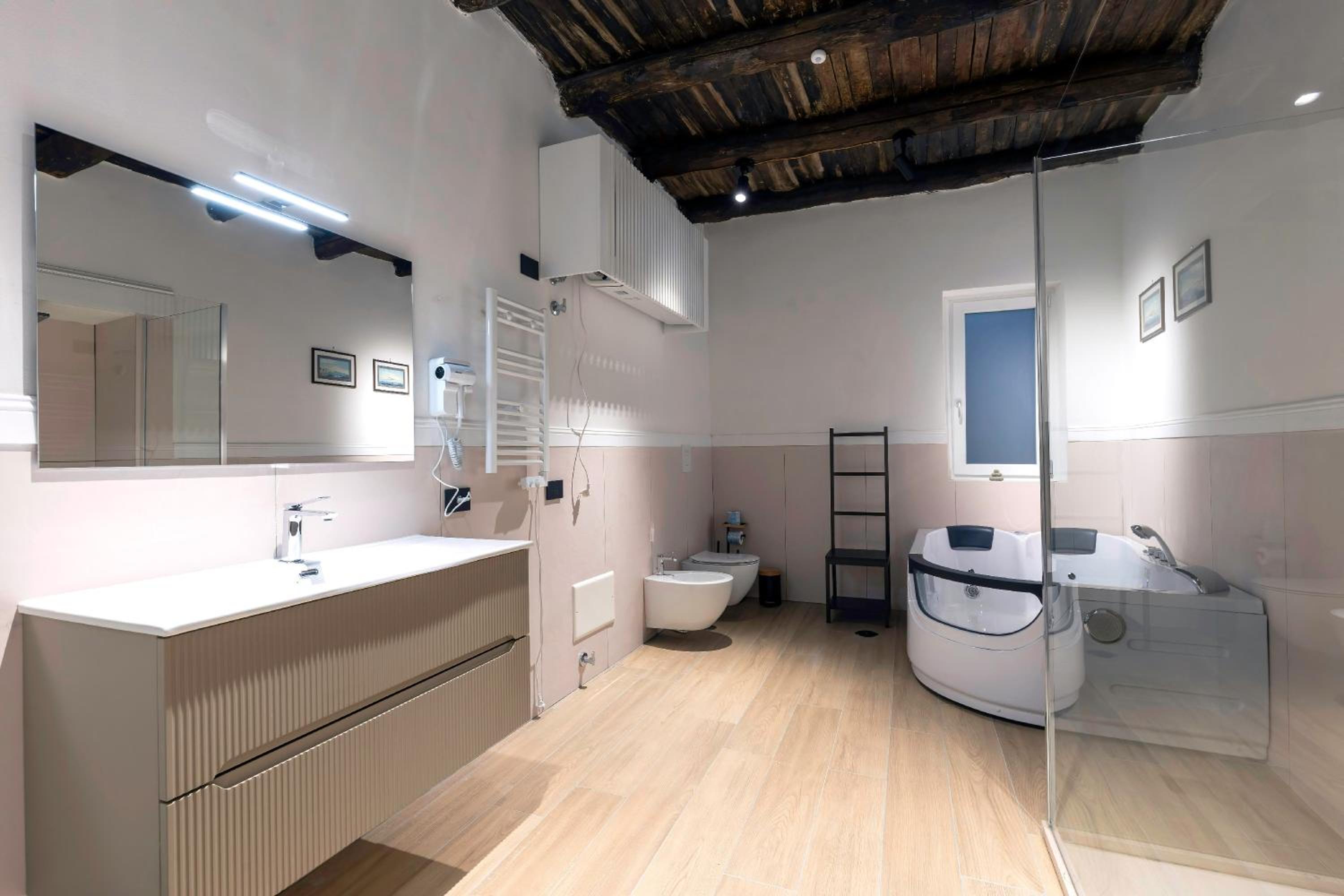 Family Suite - Separate Building