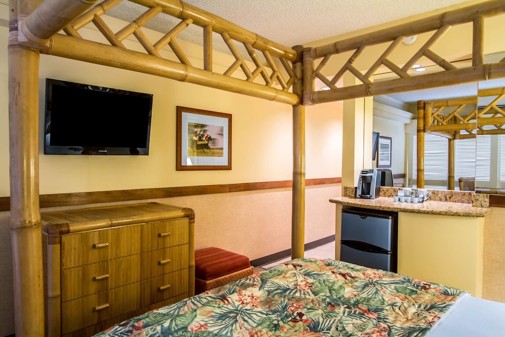 Room, 1 Queen Bed, City View - Photo 2