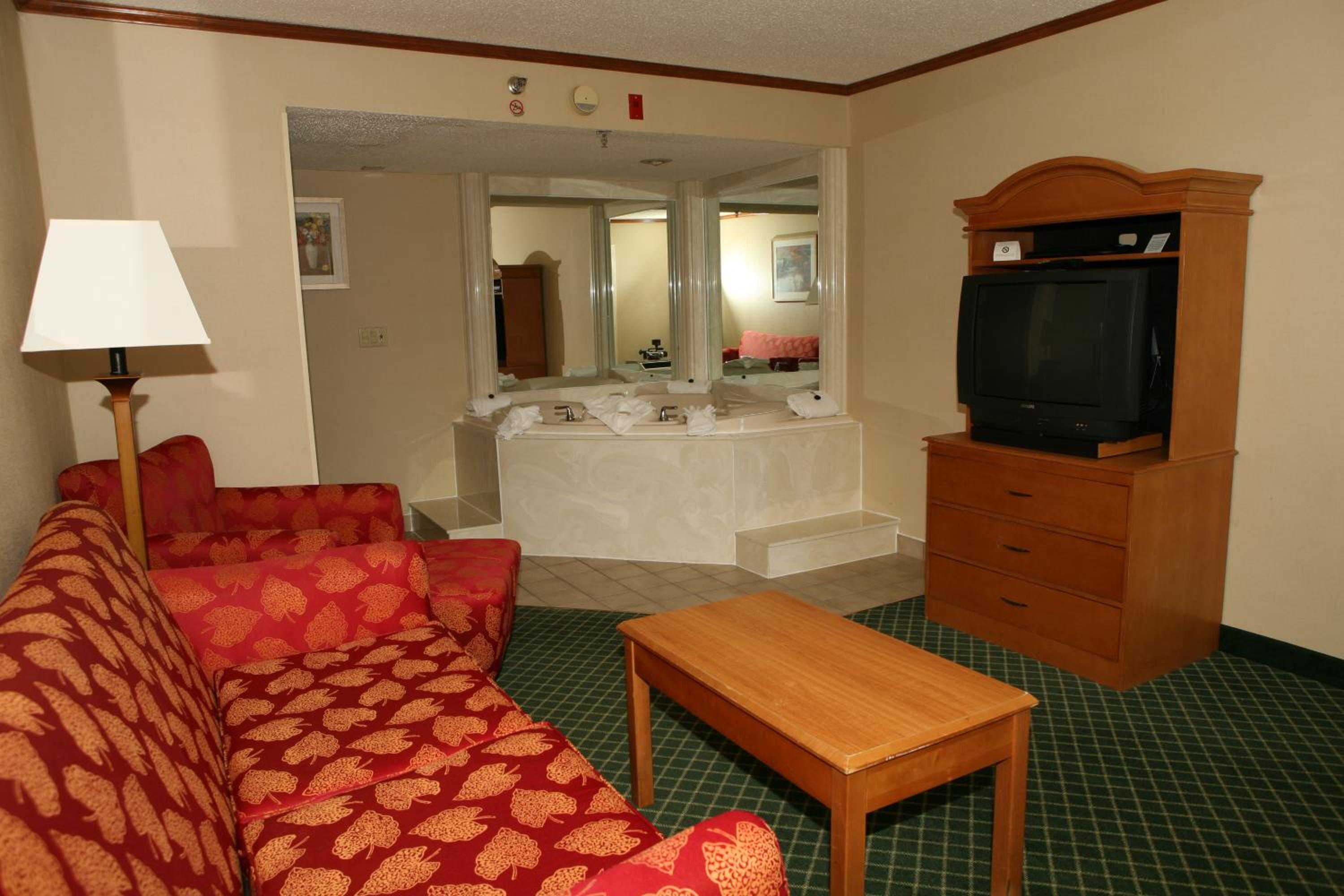 King Suite With Jacuzzi photo 2