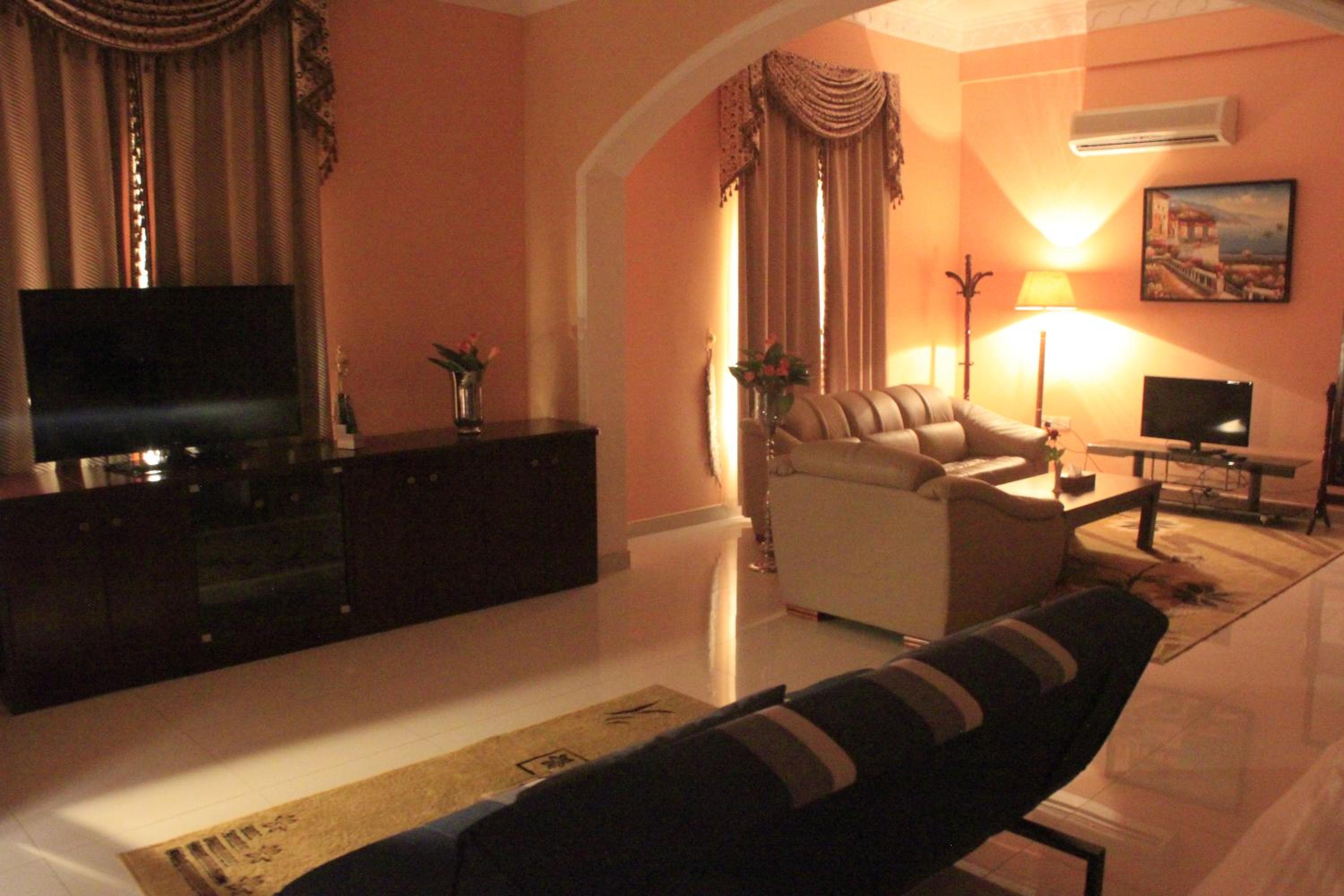 King Studio with Sofa Bed