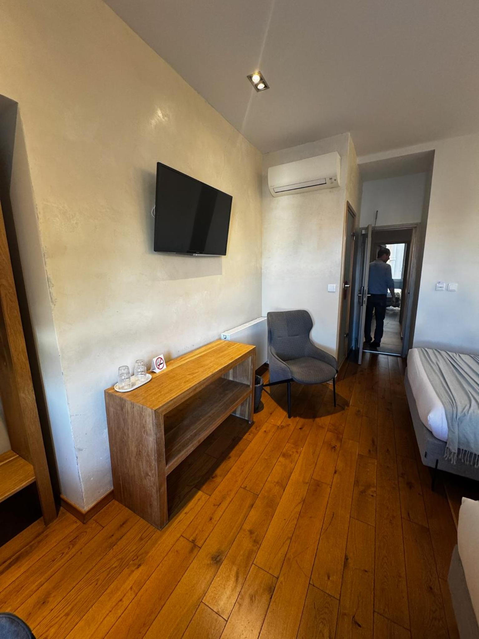 Junior Suite Room Massena thumbnail 6