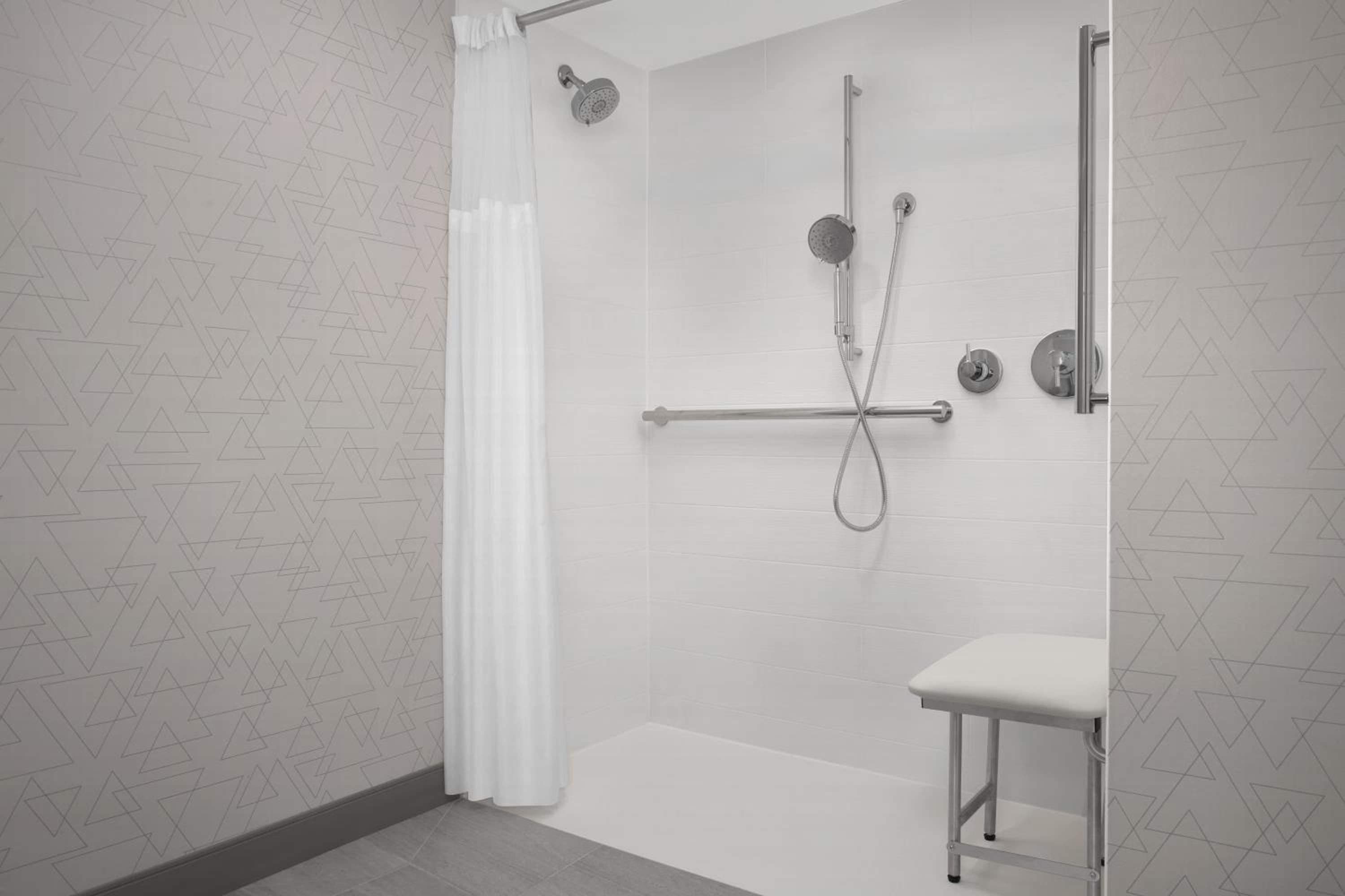 One-Bedroom King Suite - Communications/Mobility Accessible with Roll-In Shower