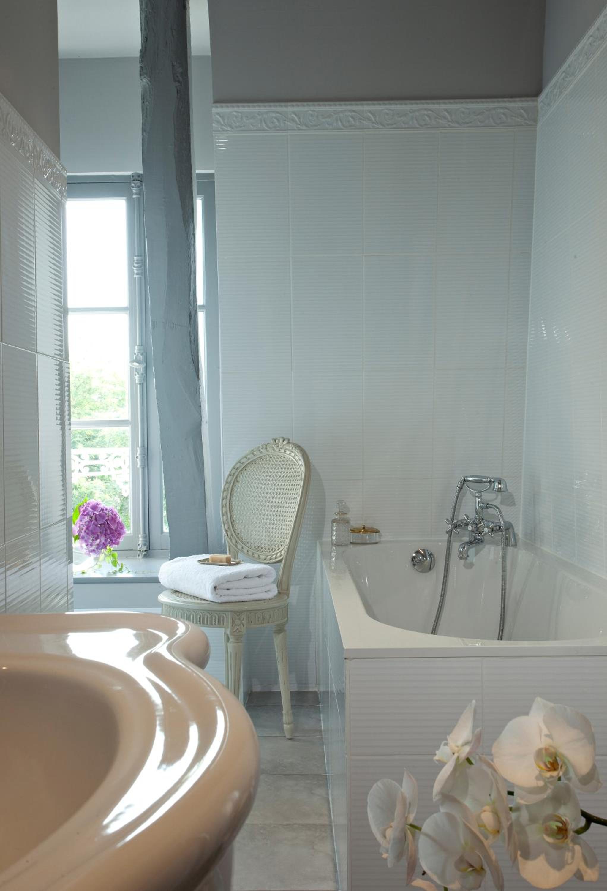 Suite - Photo 3