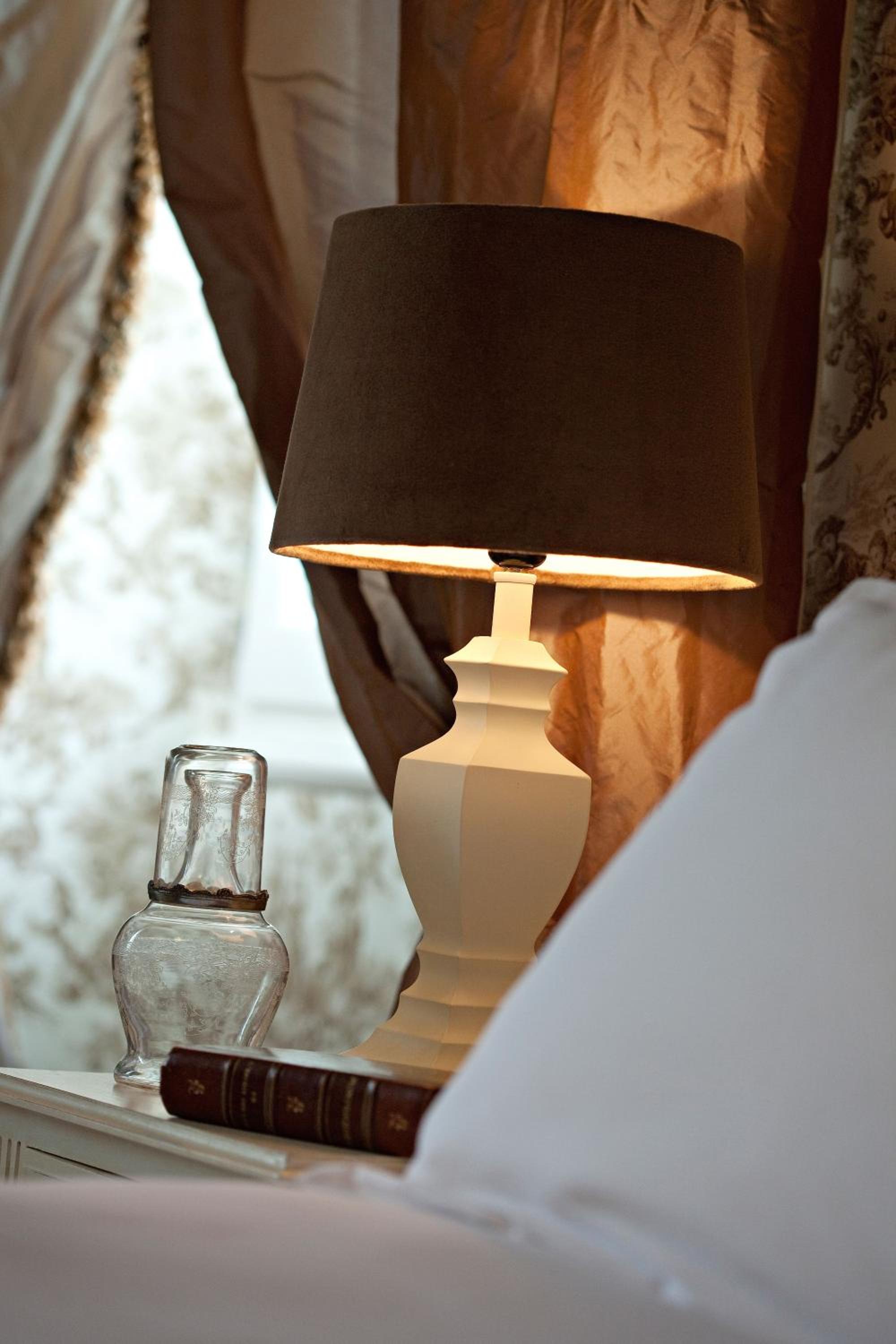 Suite - Photo 1