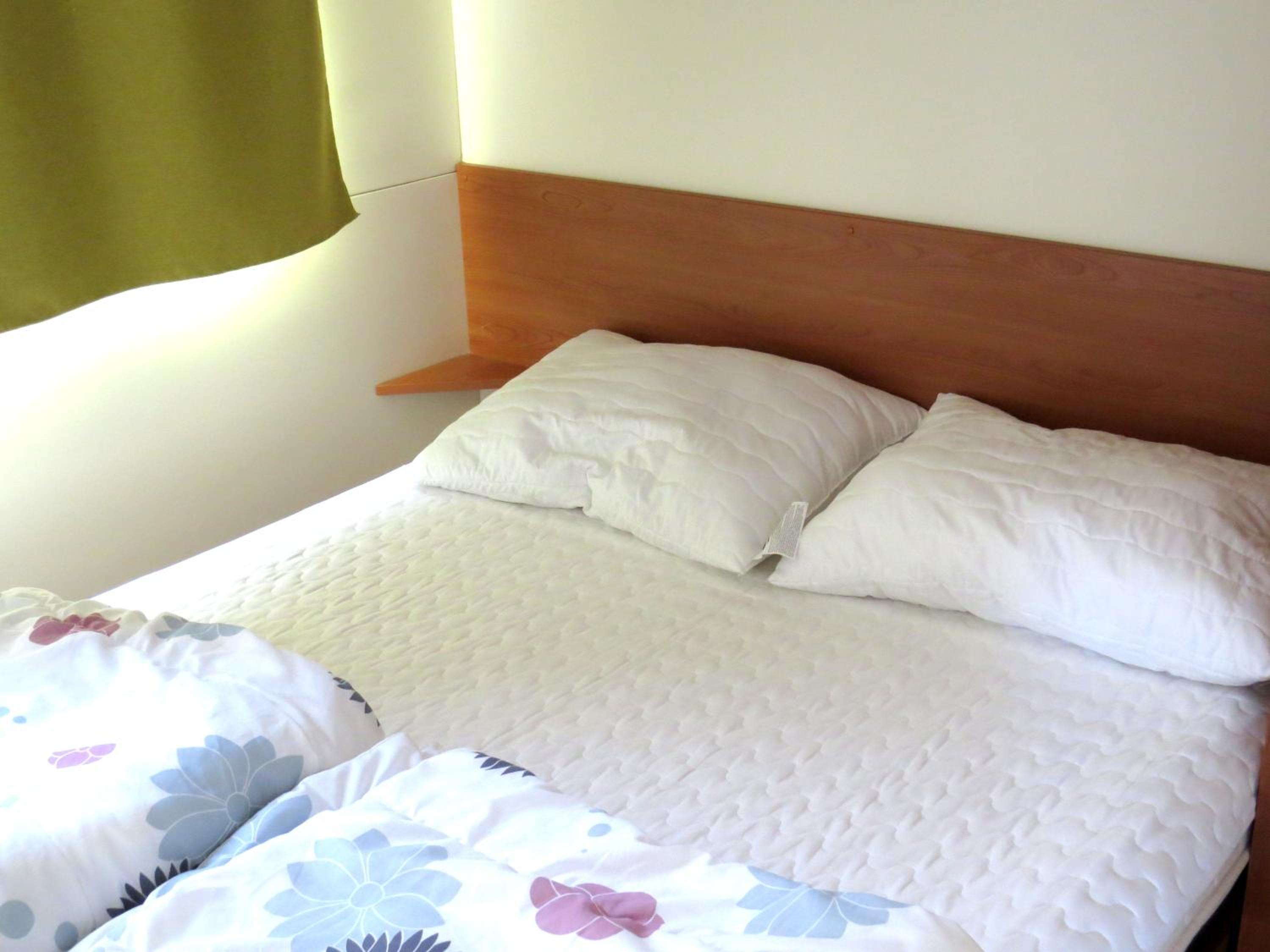 Comfort Three-Bedroom Mobile Home With Terrace