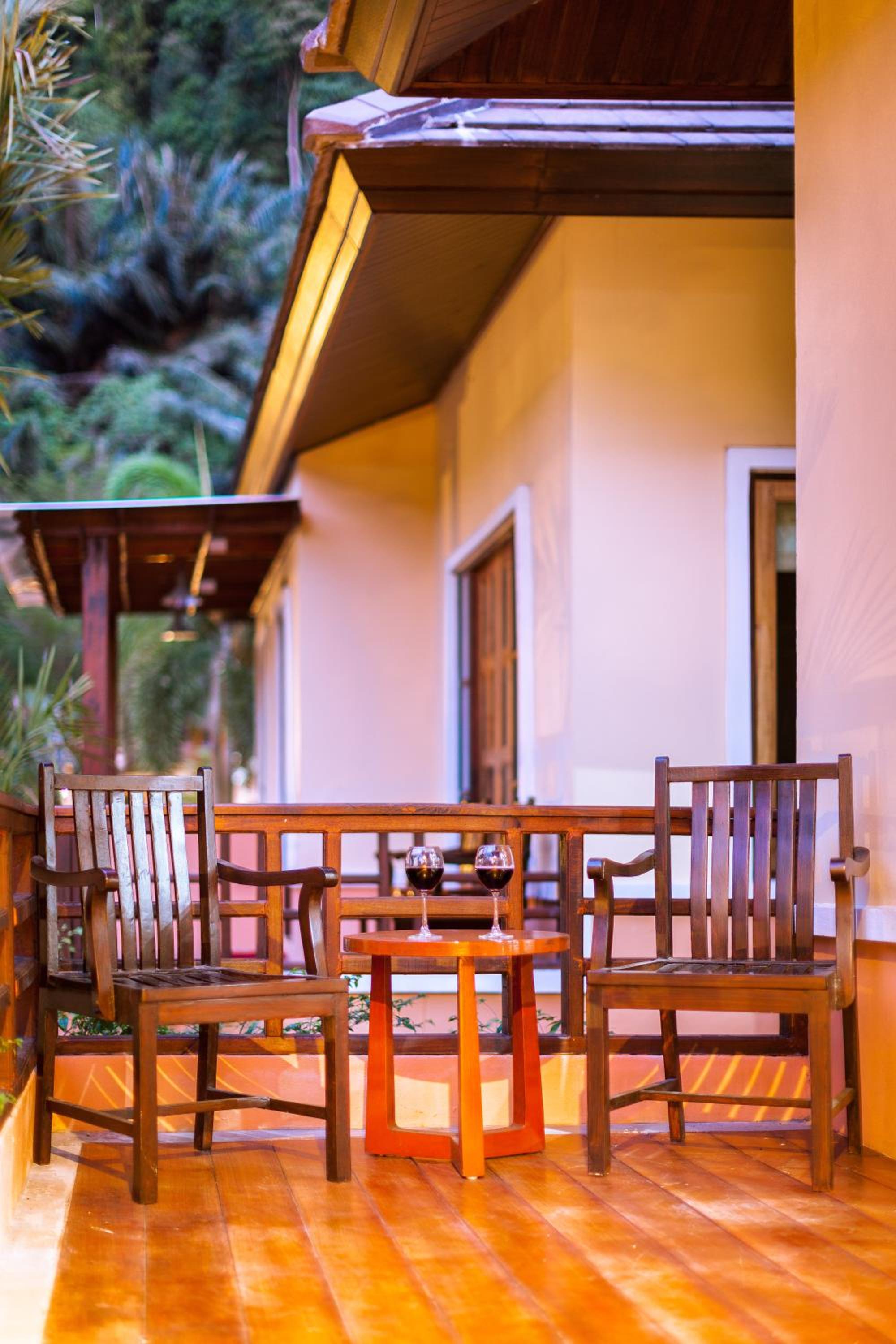 Deluxe Double Room with Balcony photo 3