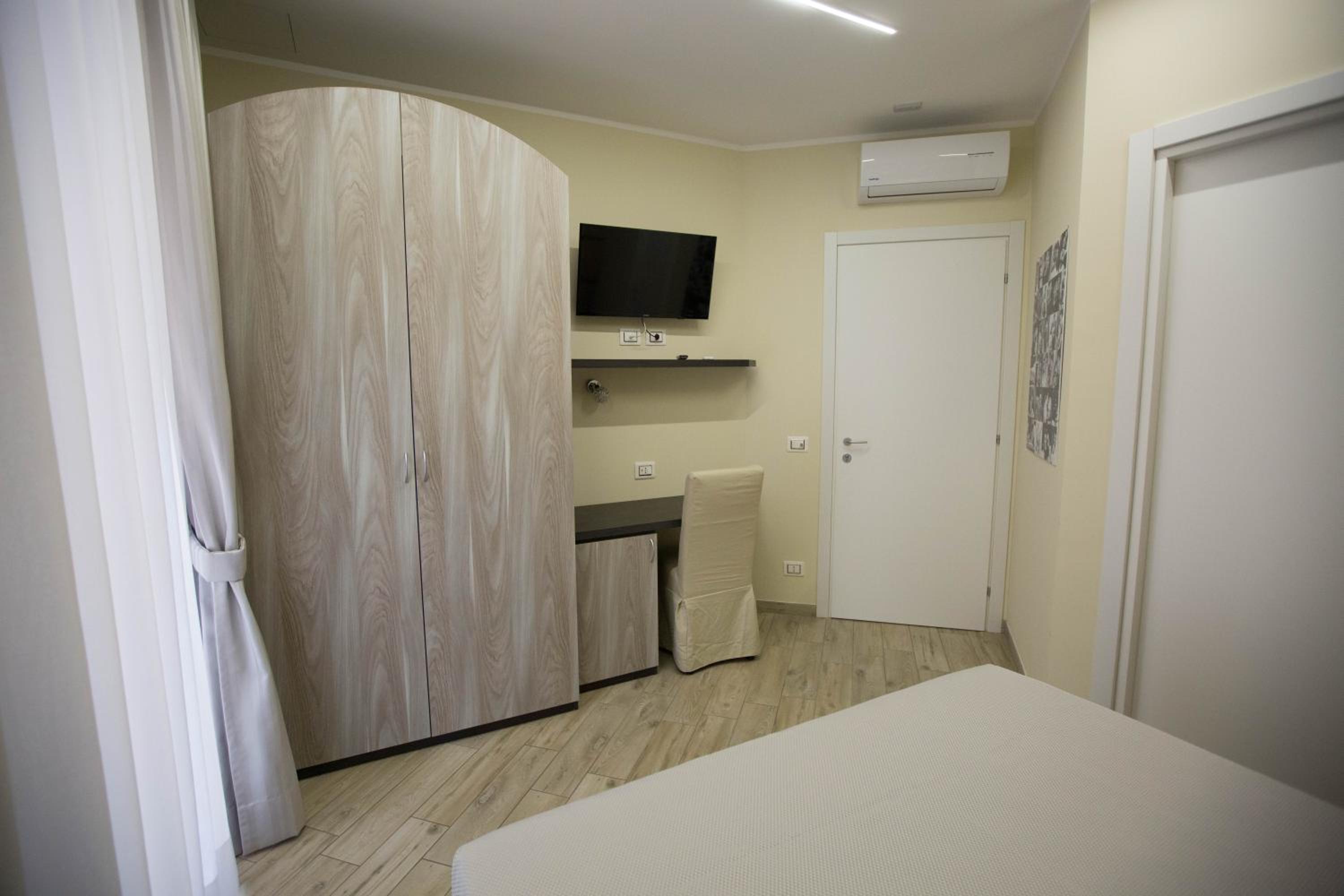 Double Room with Terrace - Photo 2