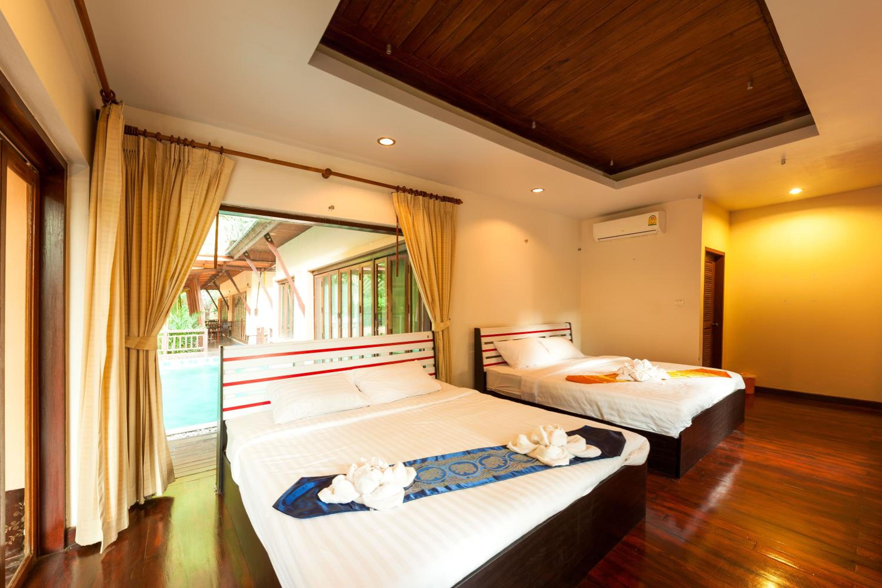 Quadruple Room photo 2