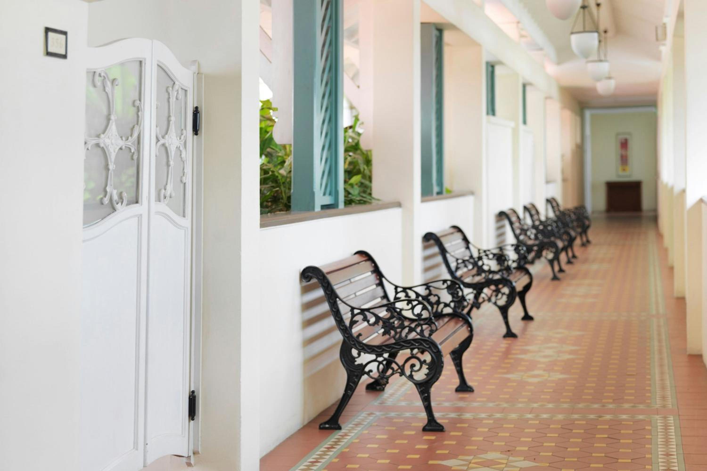 One-Bedroom Heritage King Suite with Club Access thumbnail 6