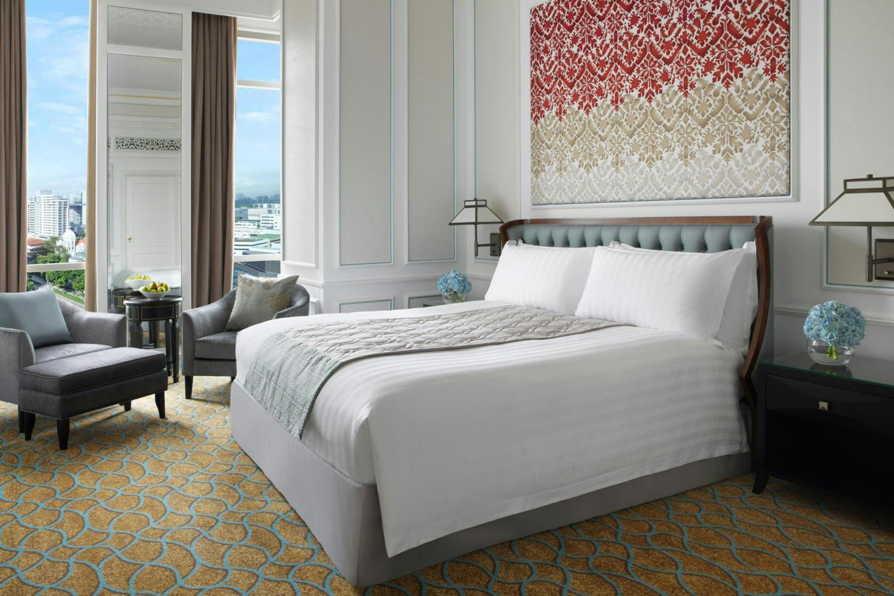 One-Bedroom Premier King Suite with Club Access thumbnail 6