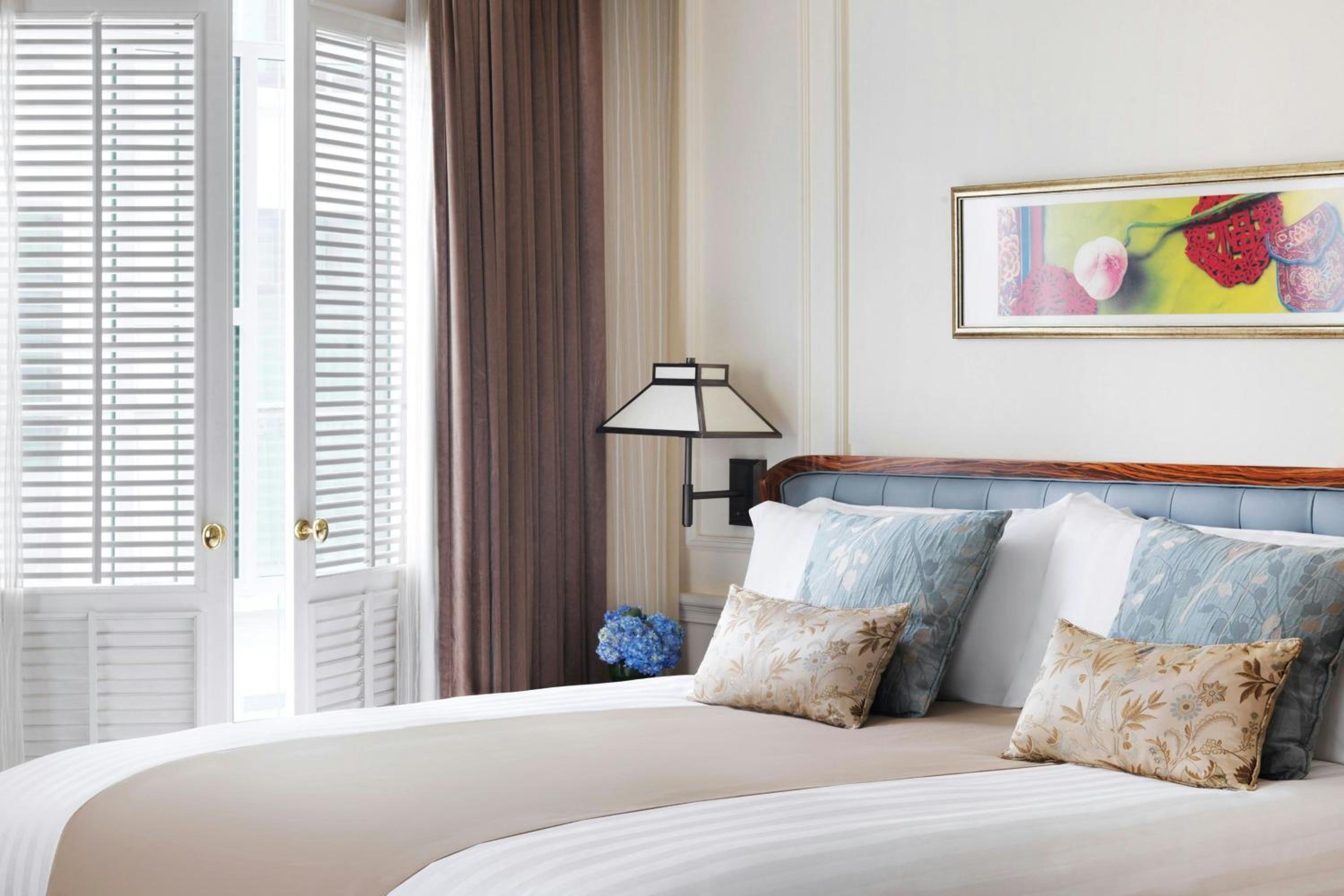 Heritage King Room
