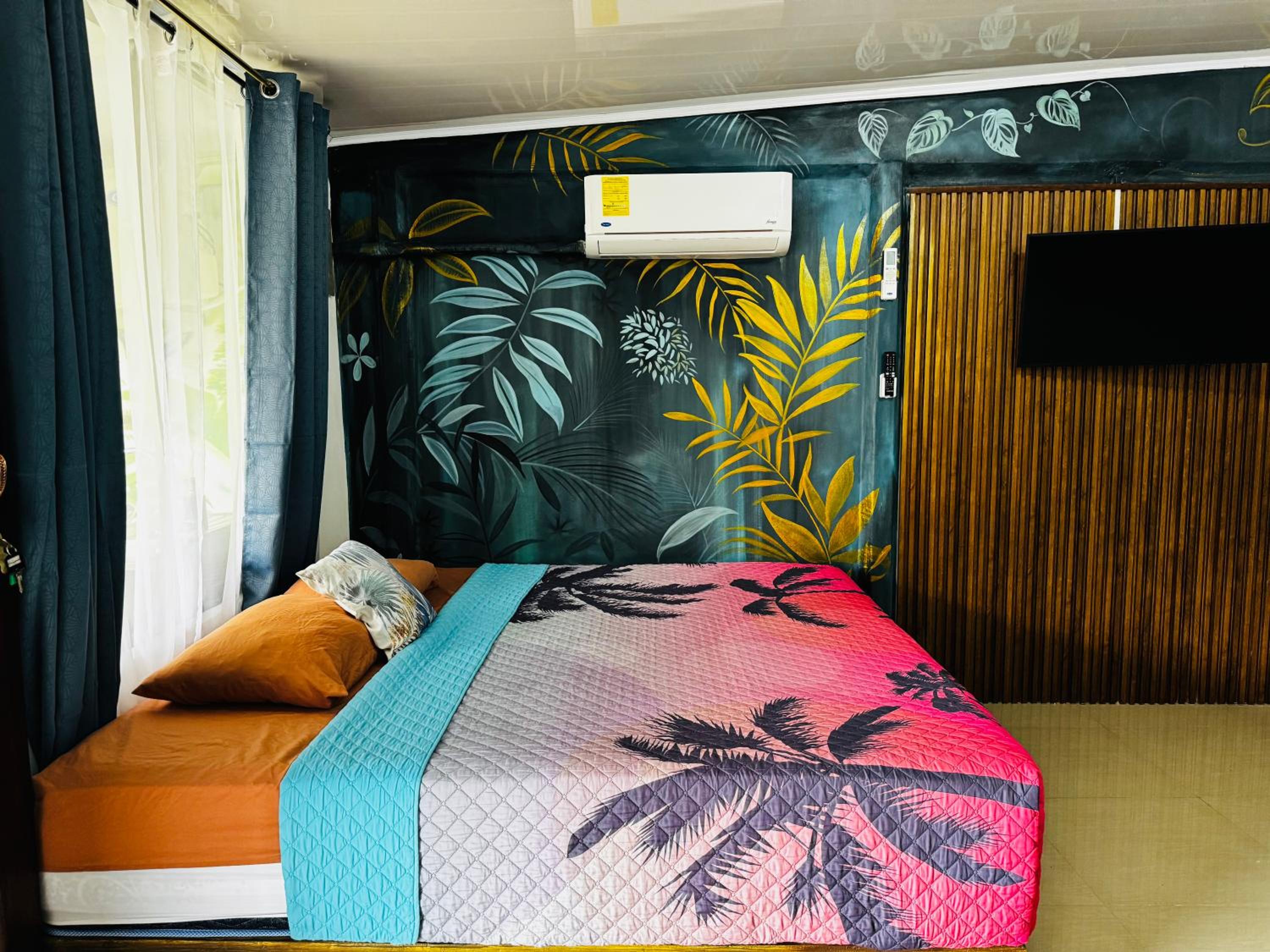 One-Bedroom House photo 1