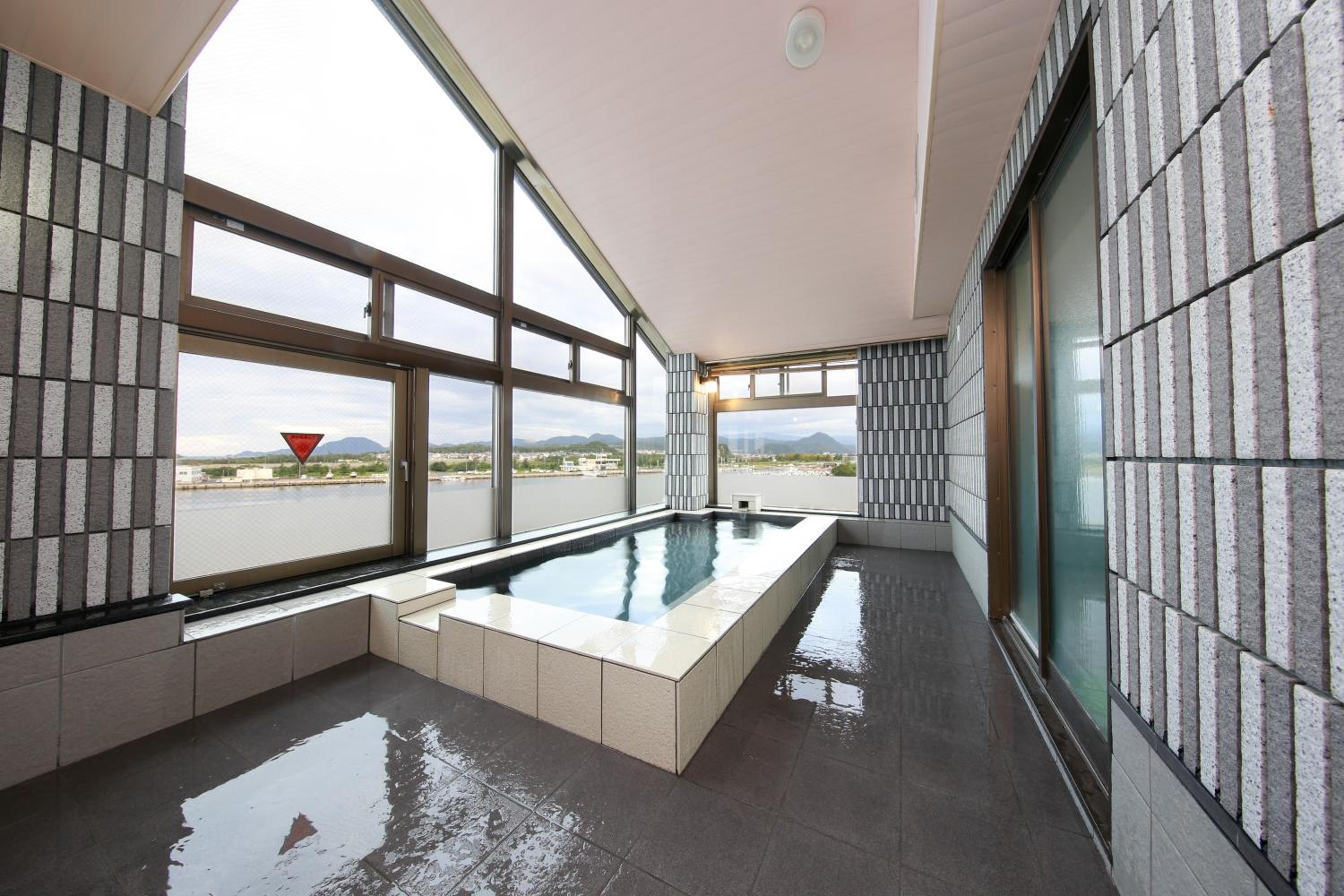 Japanese-Style Quadruple Room photo 3