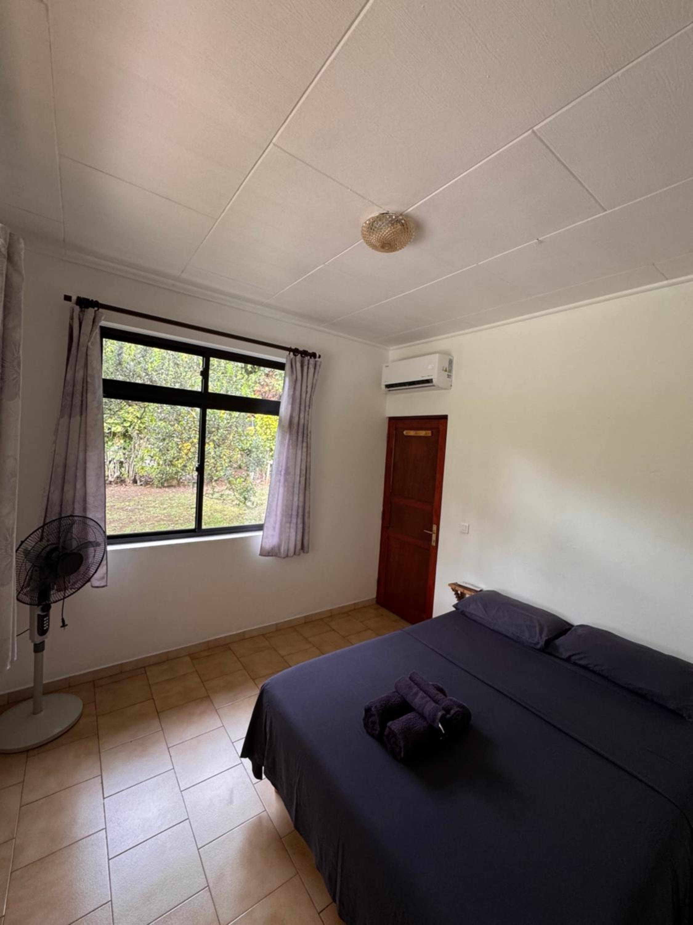 Three-Bedroom Vacation Home  photo 3