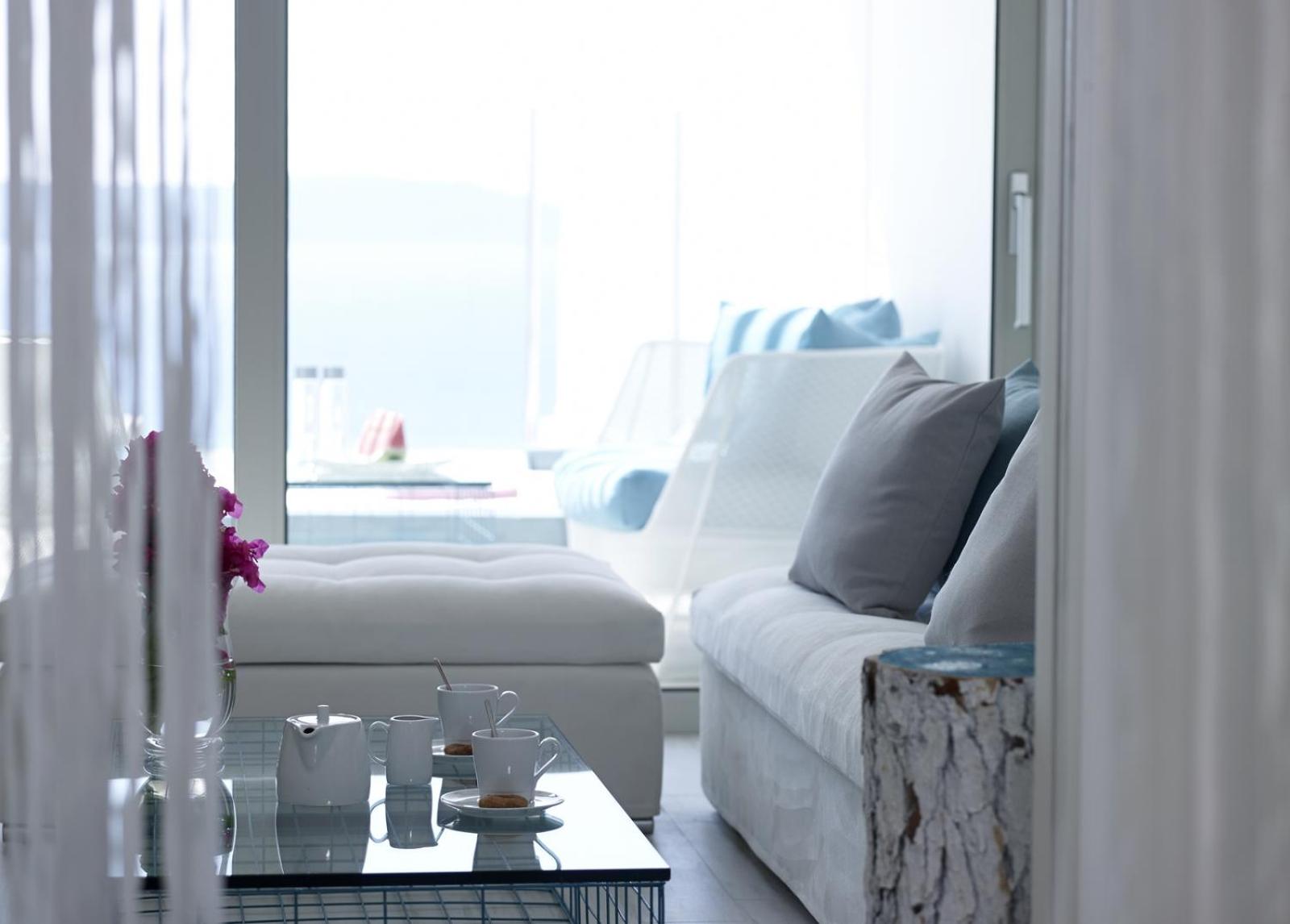 Номер "Suite Sea Front" с частным бассейном