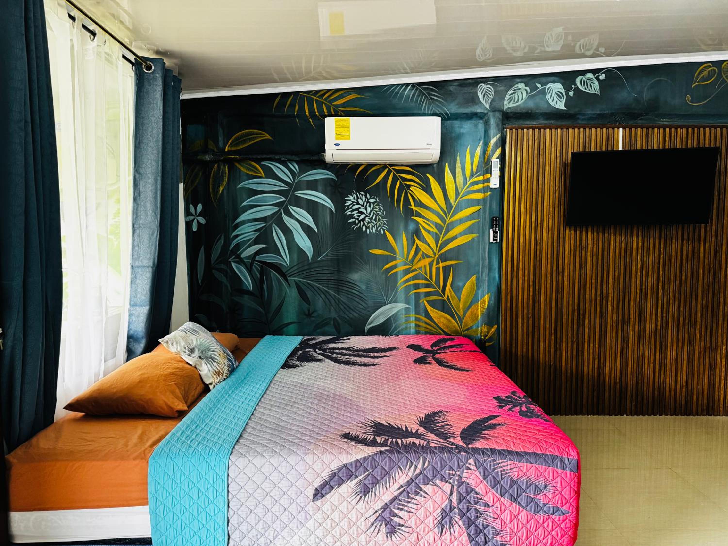 One-Bedroom House photo 2