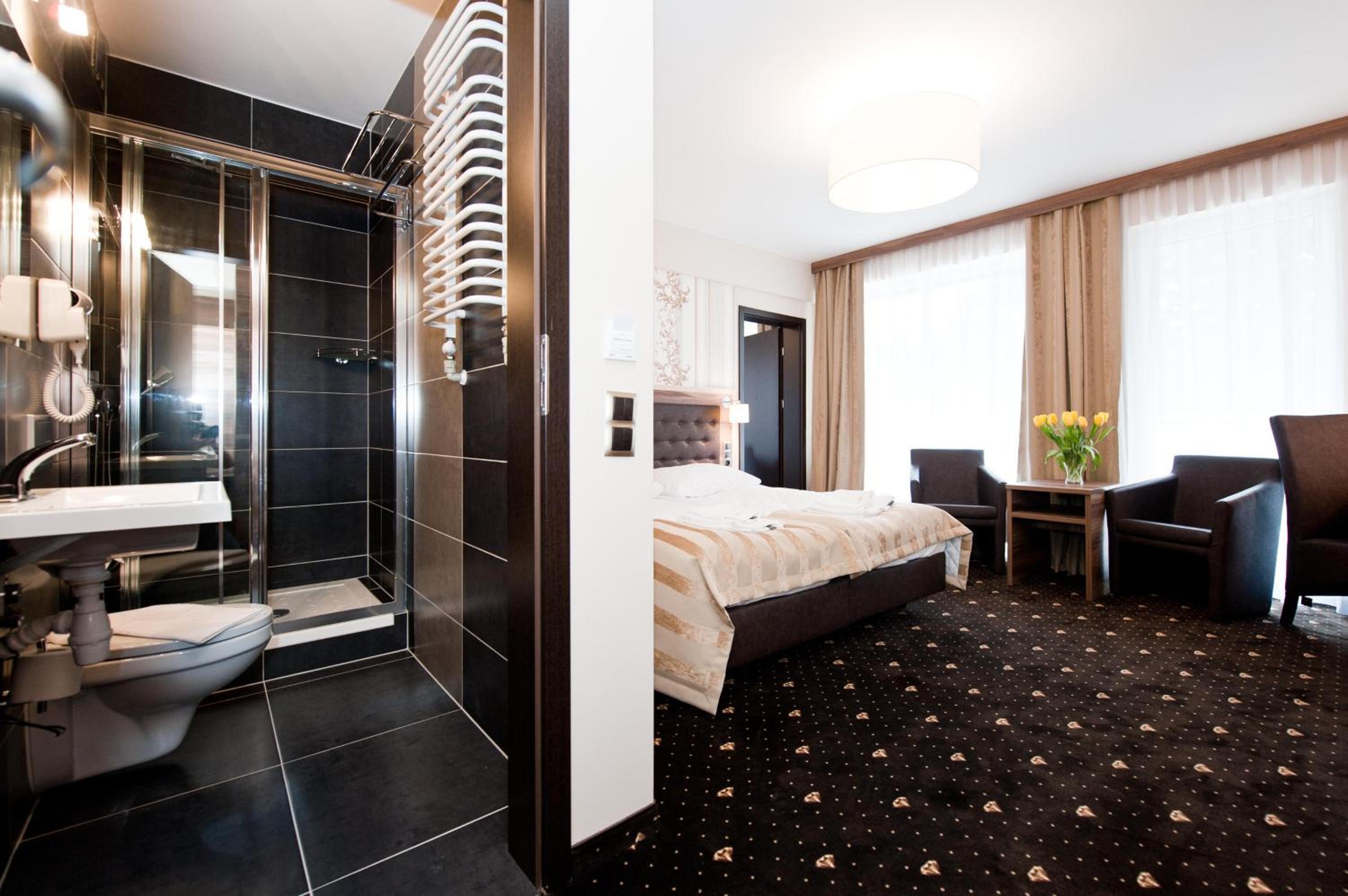 Standard Double or Twin Room photo 1
