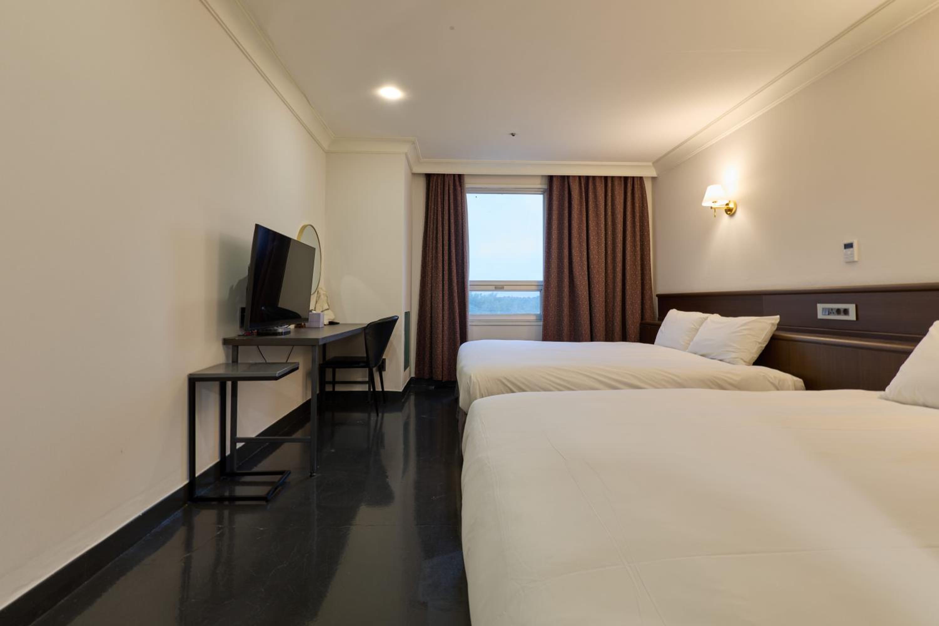 Family Twin Room