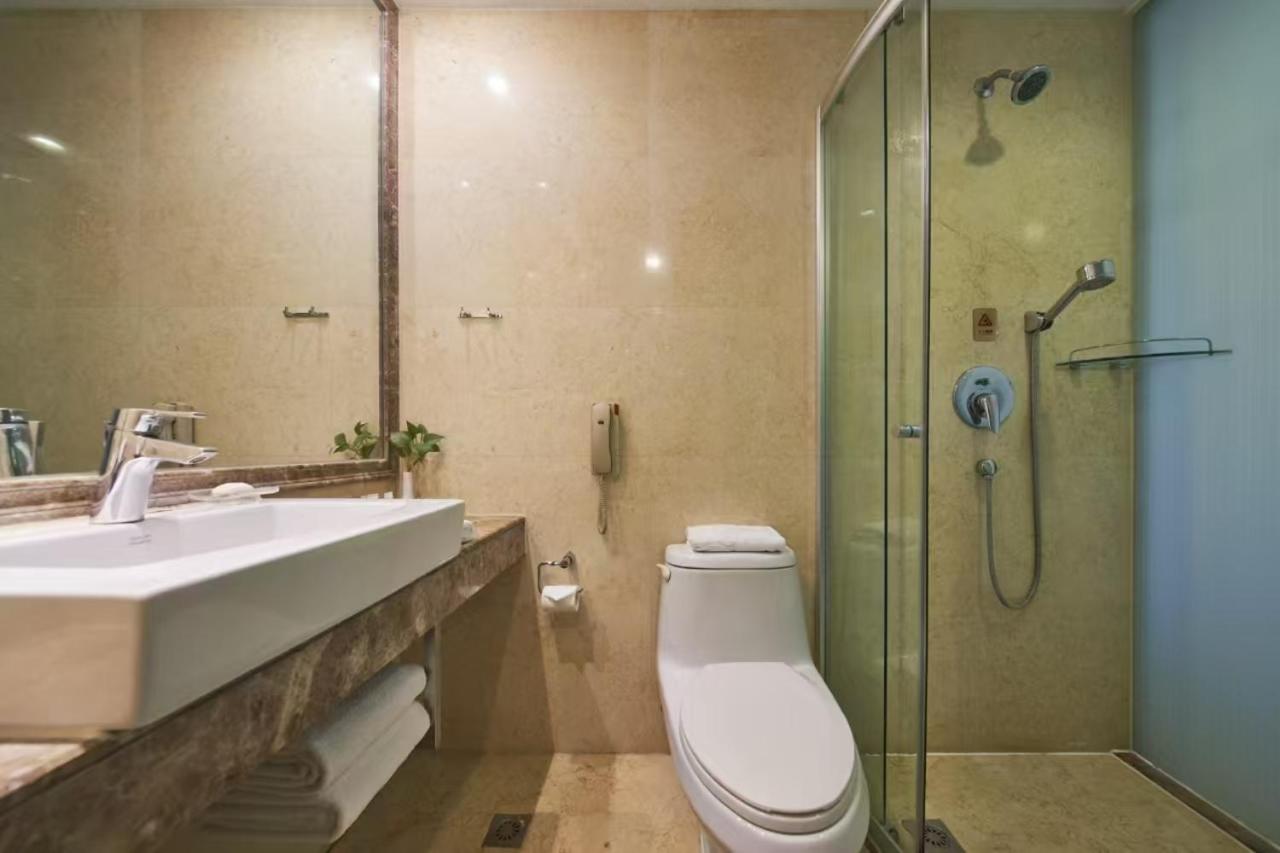 Classic Twin Room(30% discount in Chinese Restaurant except drinks and sea food)
