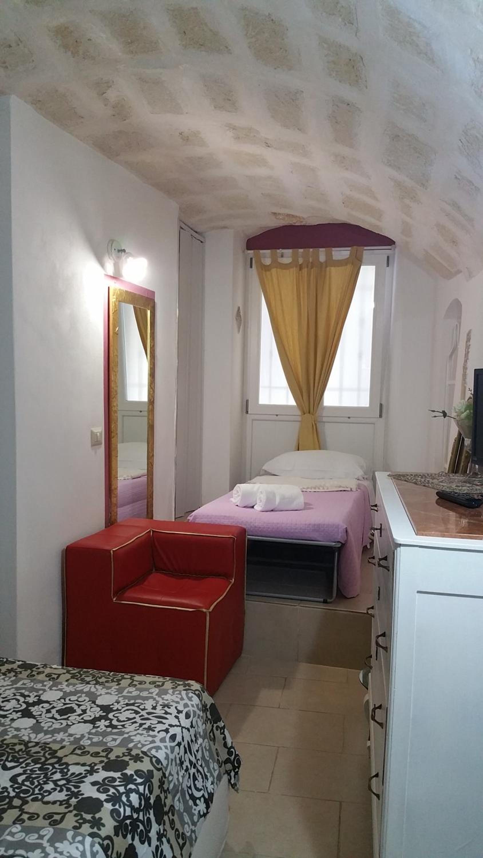 Quadruple Room with Private Bathroom photo 1