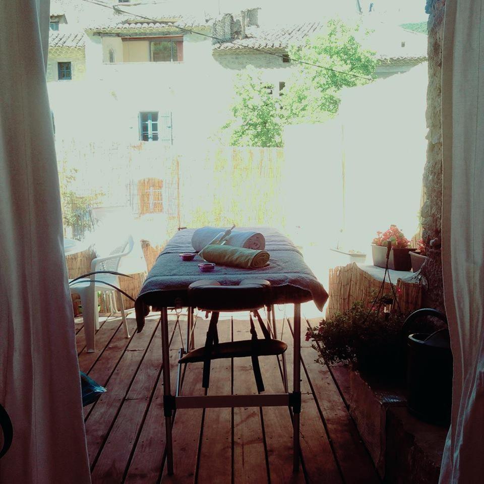 One-Bedroom Apartment - Photo 4