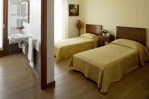 Twin Room - Photo 4