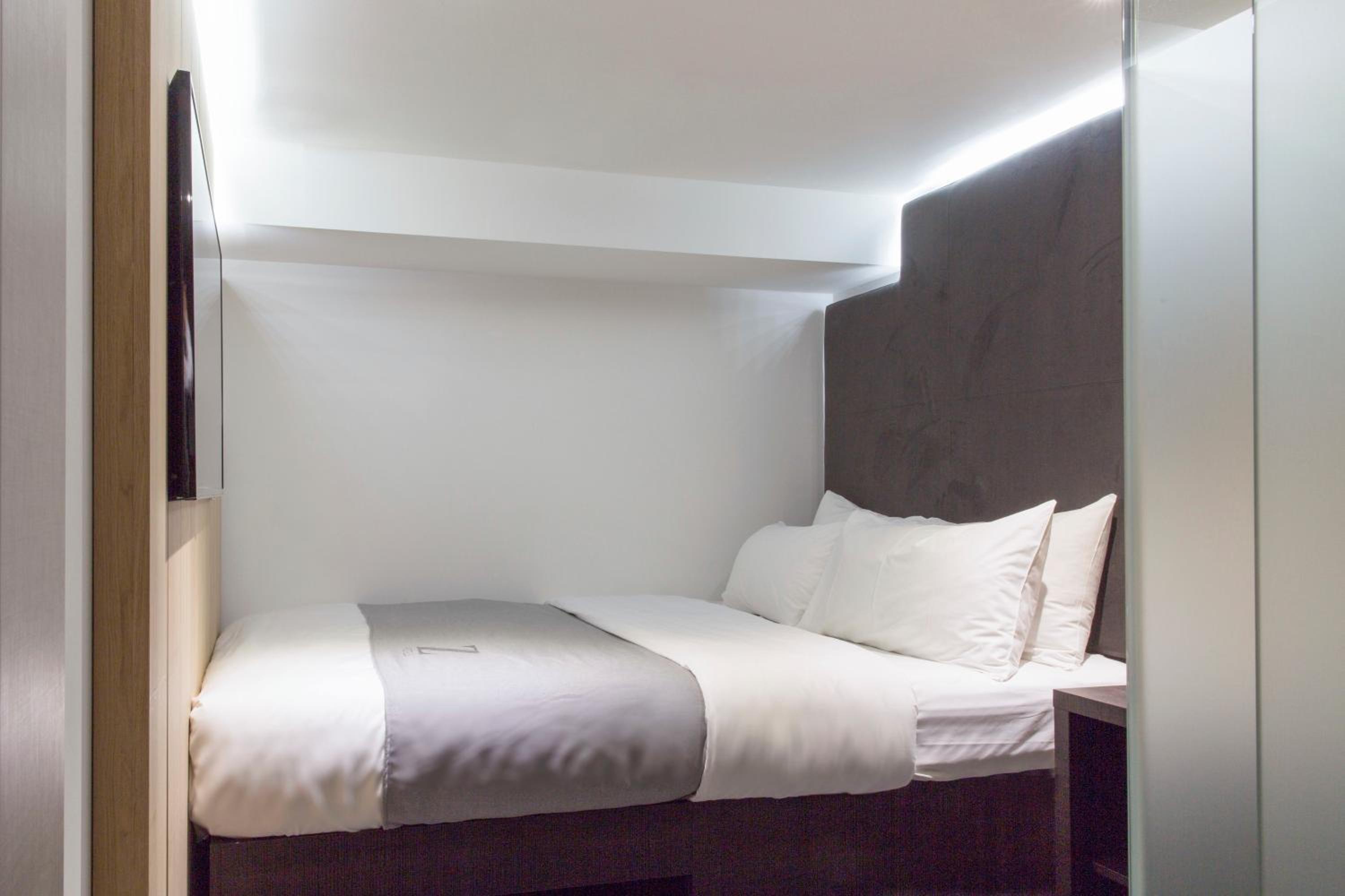 Double Room without Window photo 2
