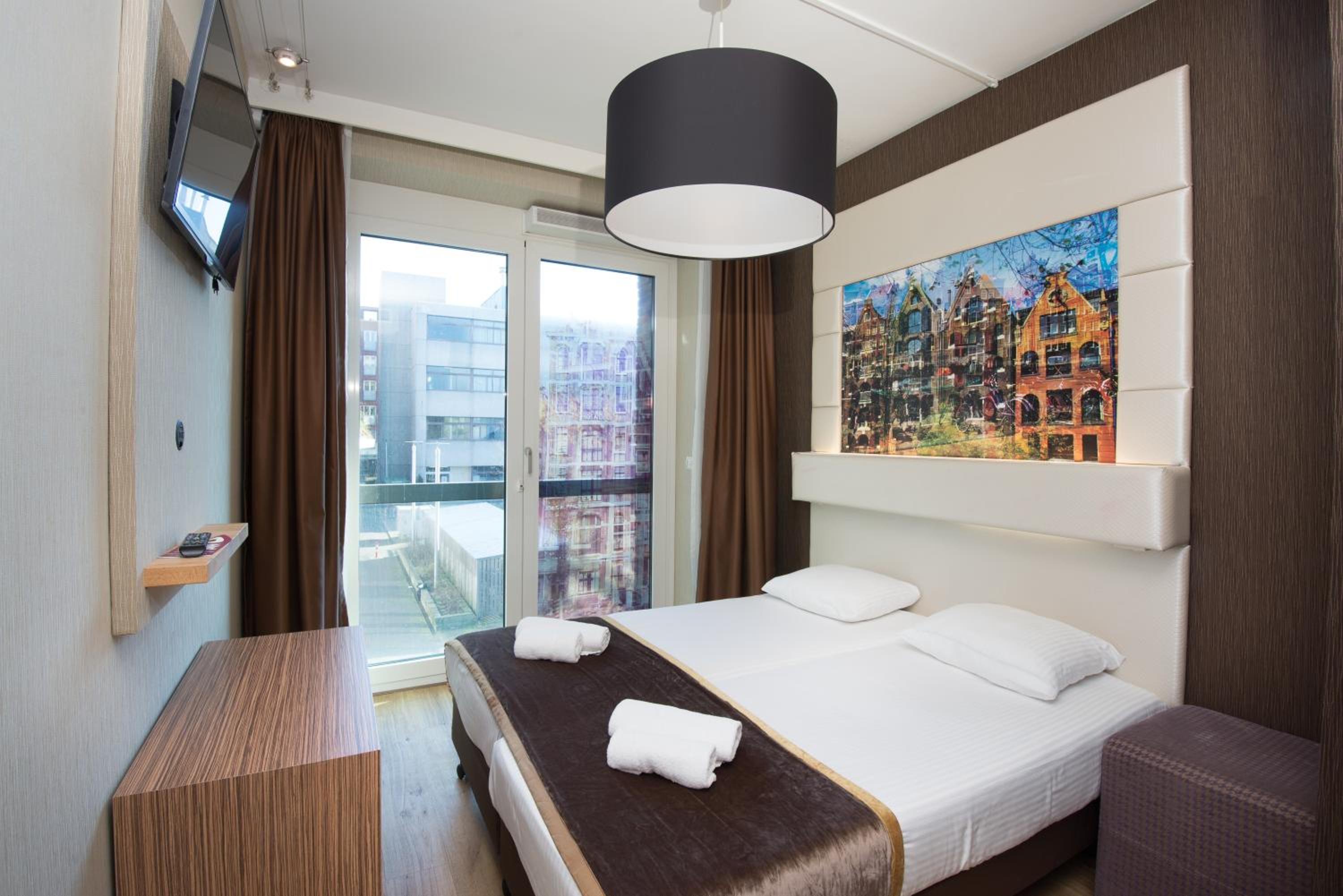 Deluxe Double Room with Balcony photo 1