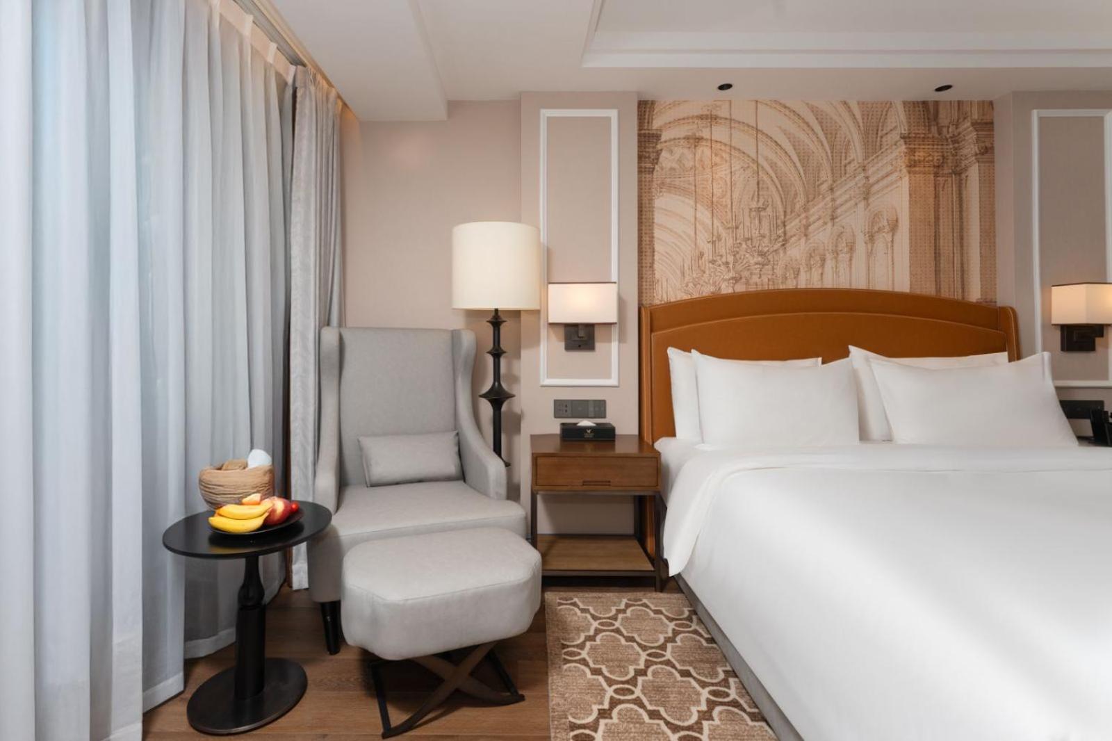 Deluxe Queen Room