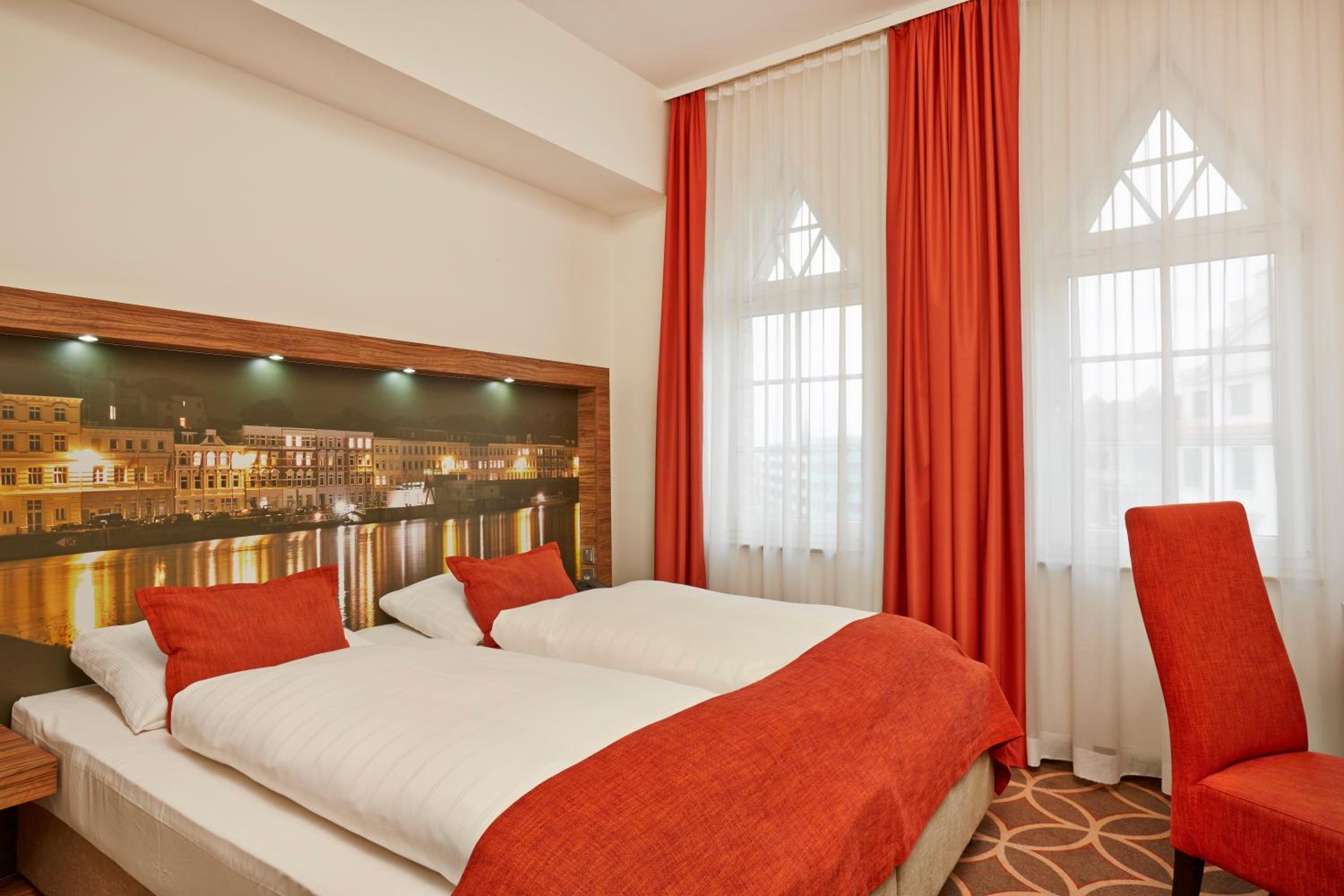 Queen Room - Photo 2
