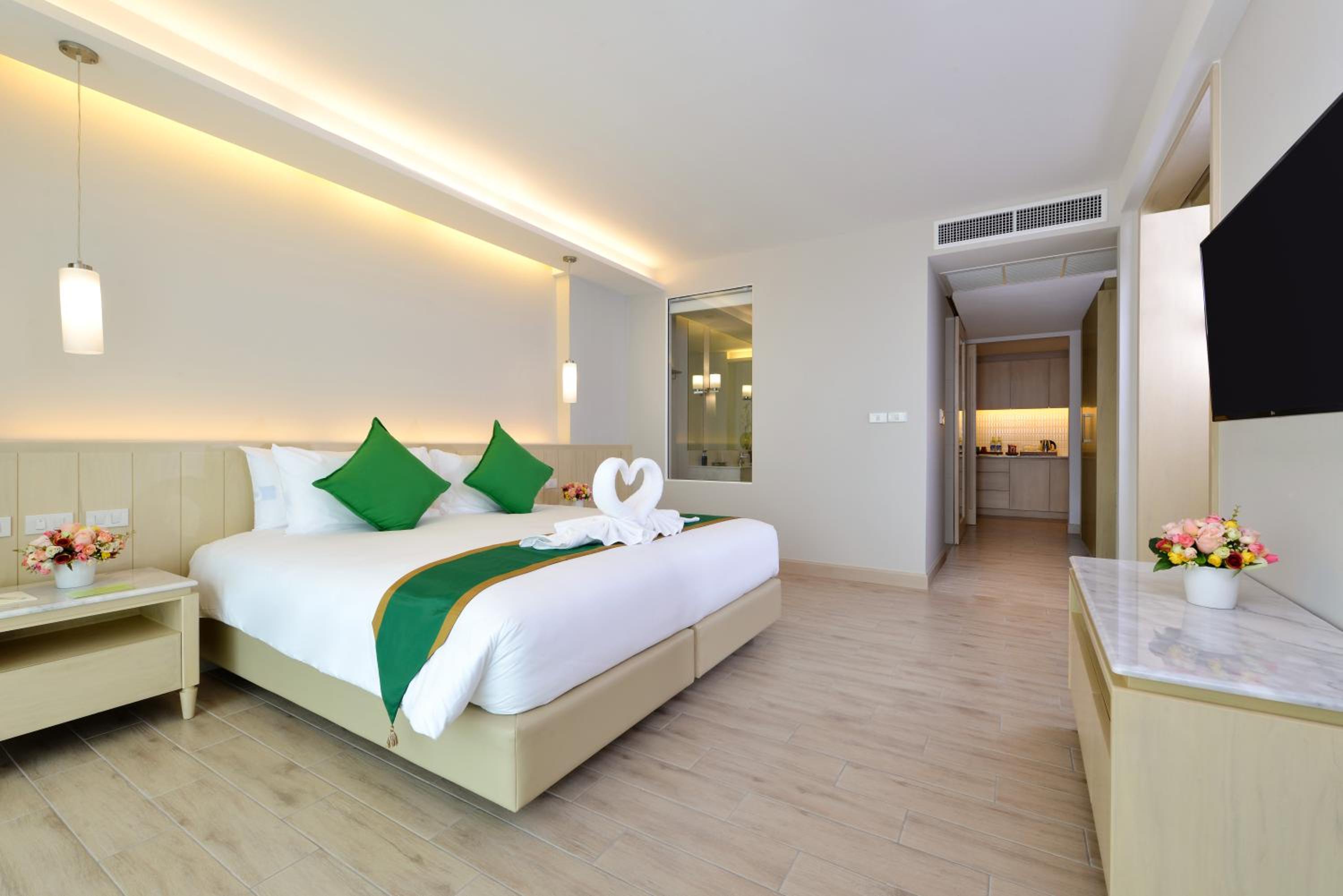 Deluxe King Room