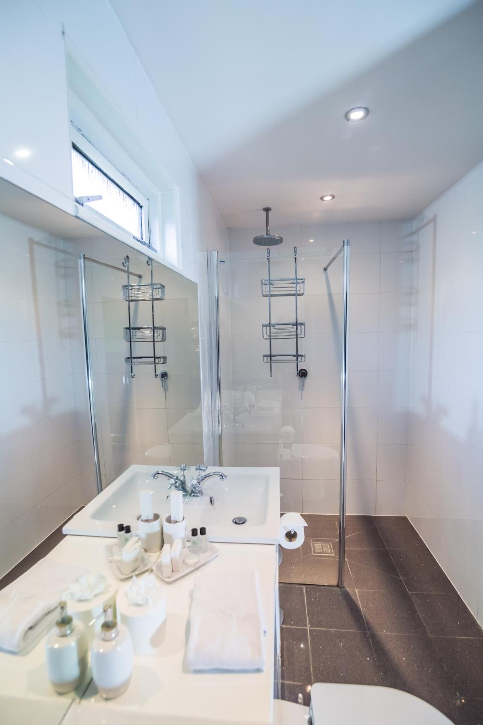King Room with Spa Bath - Photo 3