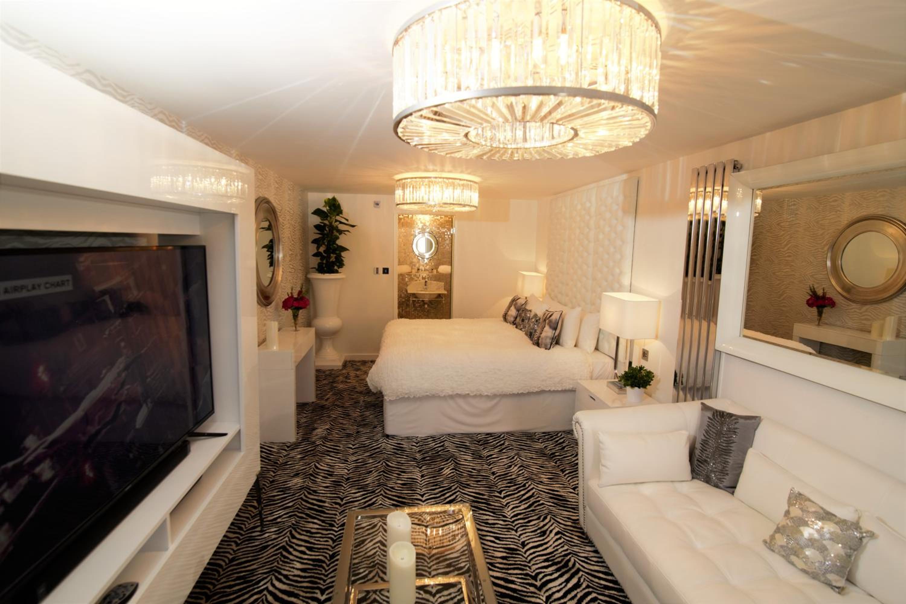 Double Room with Whirlpool - Photo 1