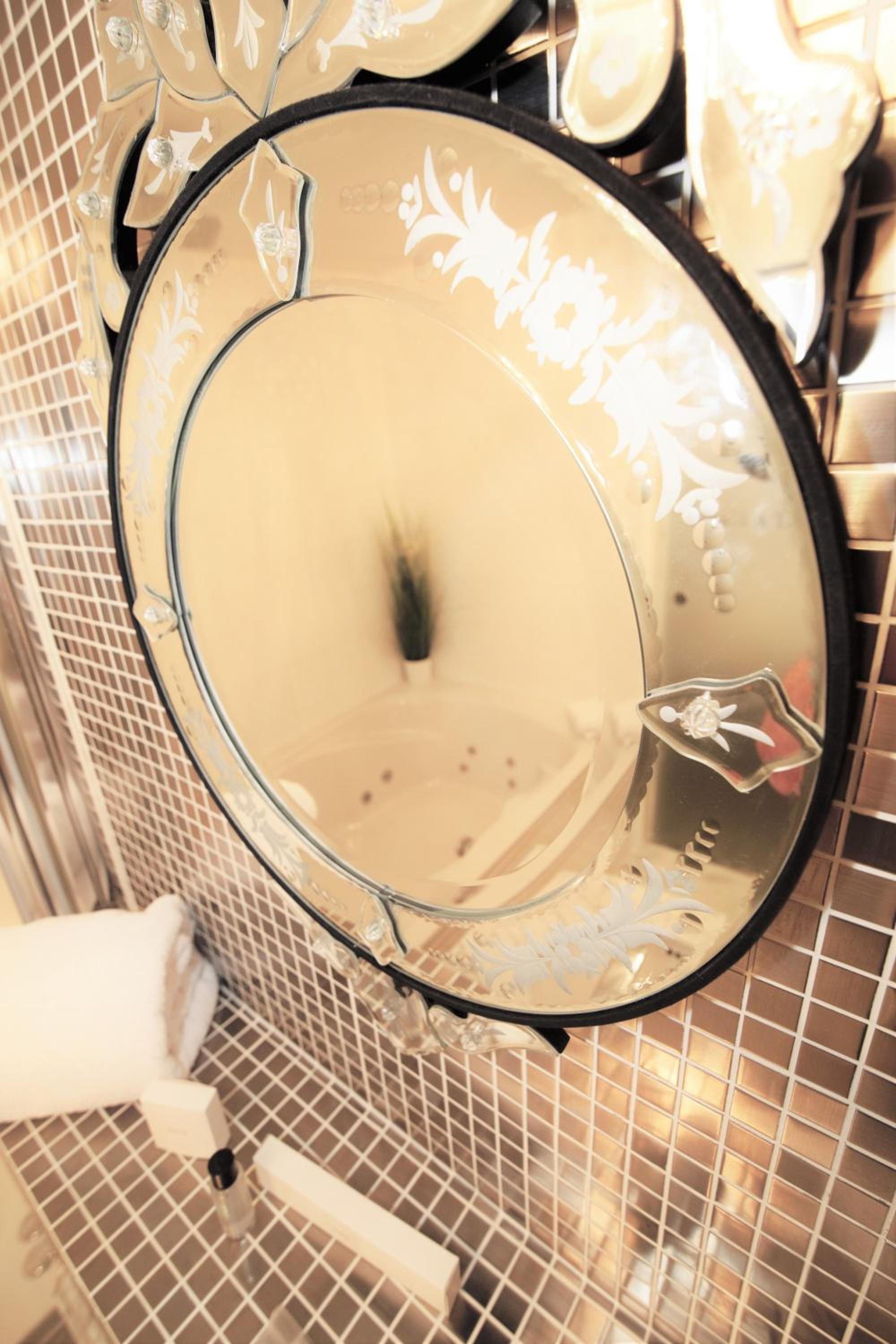 Double Room with Whirlpool - Photo 4