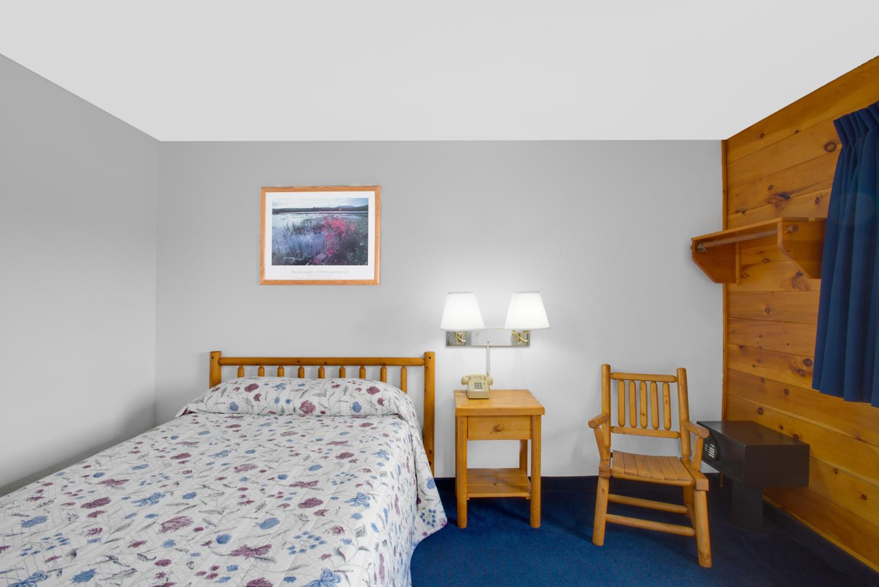 Double Room with Bath Tub - Mobility/Hearing Accessible - Non-Smoking - Photo 2
