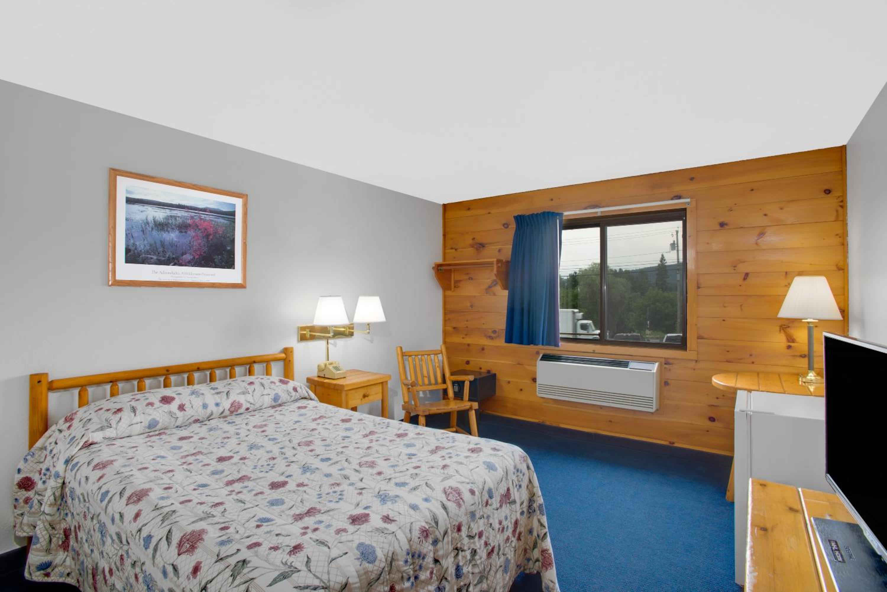 Double Room with Bath Tub - Mobility/Hearing Accessible - Non-Smoking - Photo 1