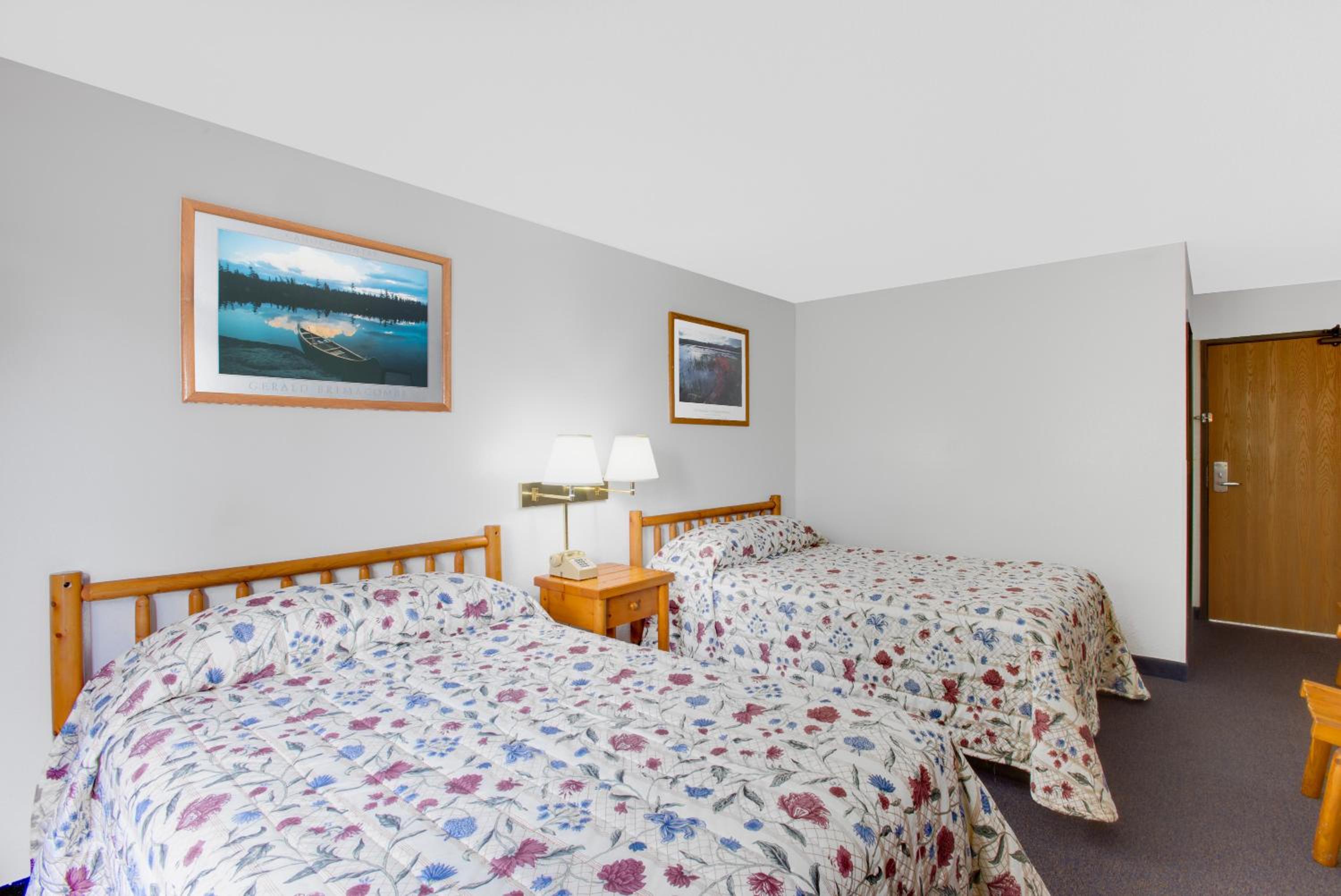 Room with Two Double Beds - Non-Smoking - Photo 3
