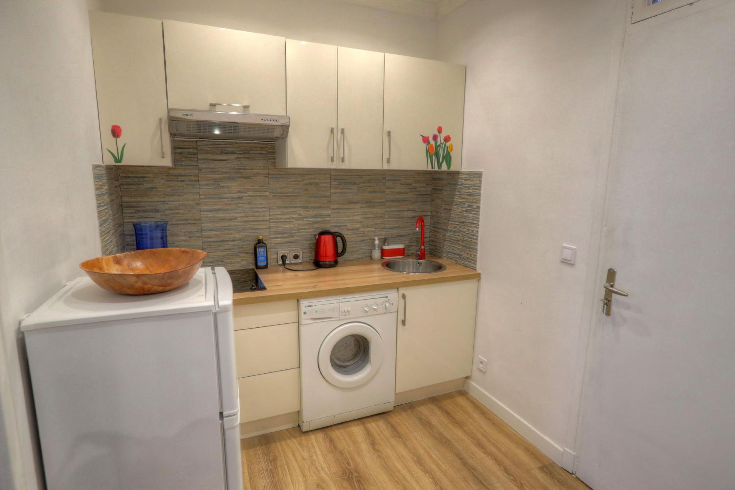 Studio Apartment photo 3